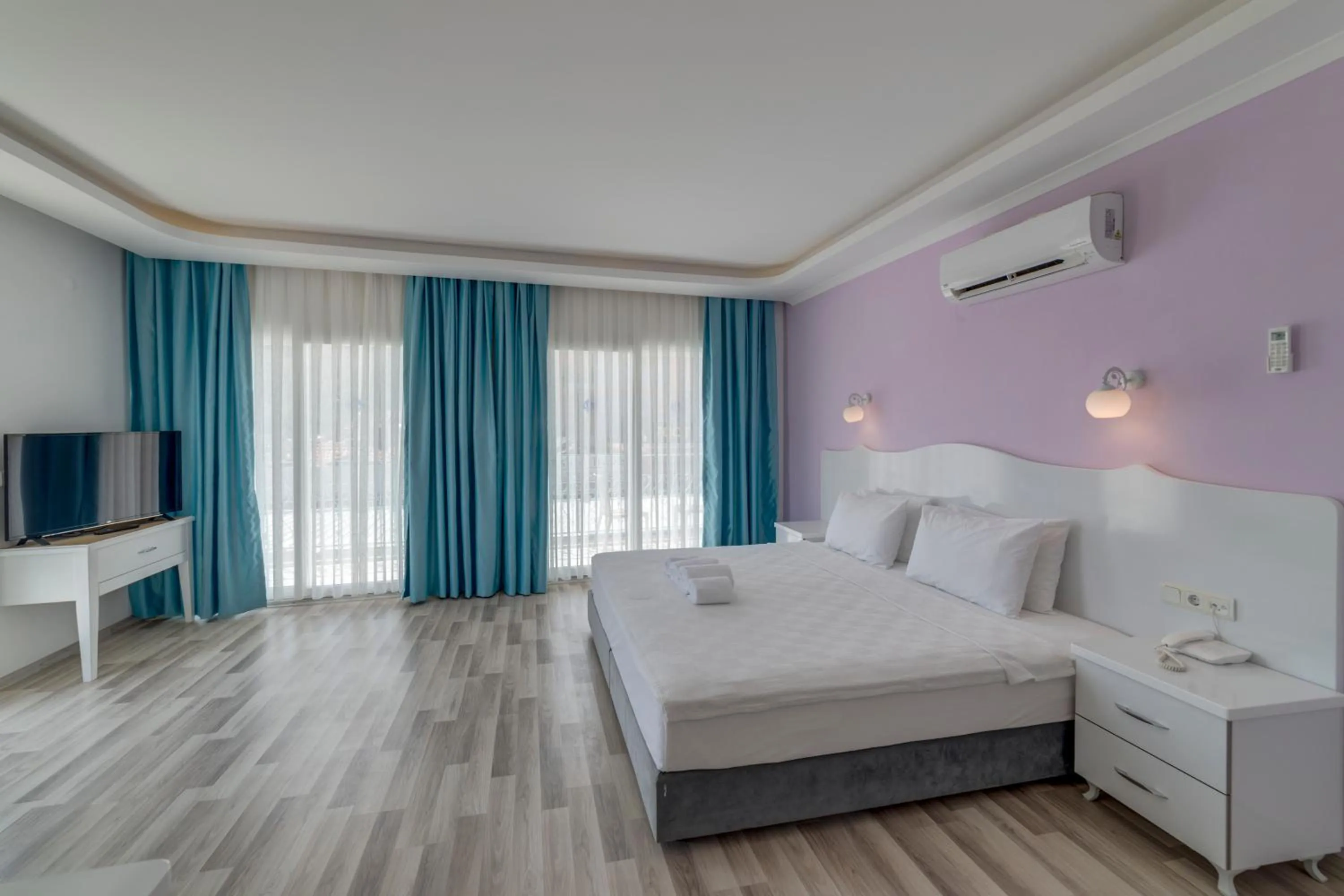 Bedroom in Karbel Hotel