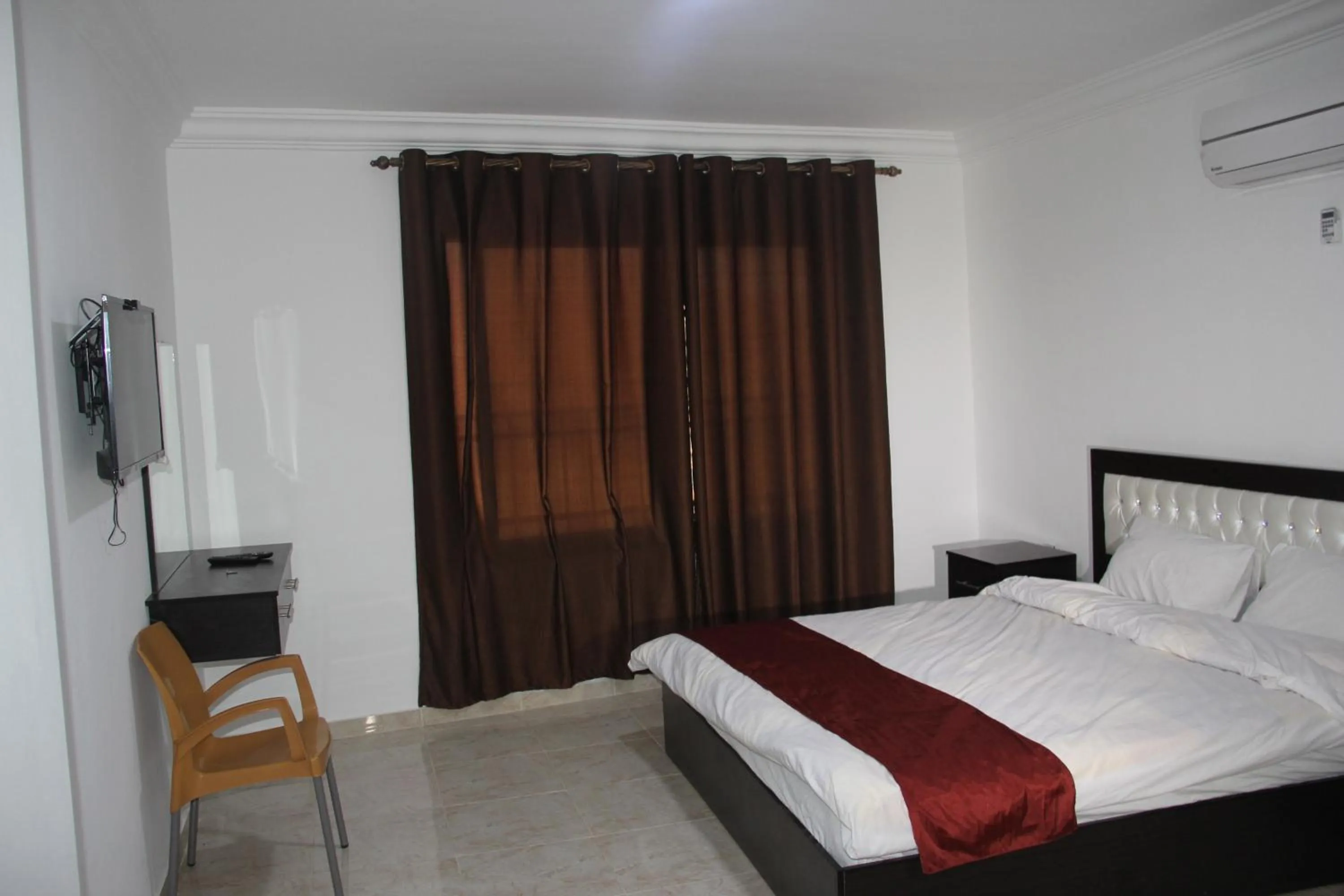 Bed in Weekend Hotel