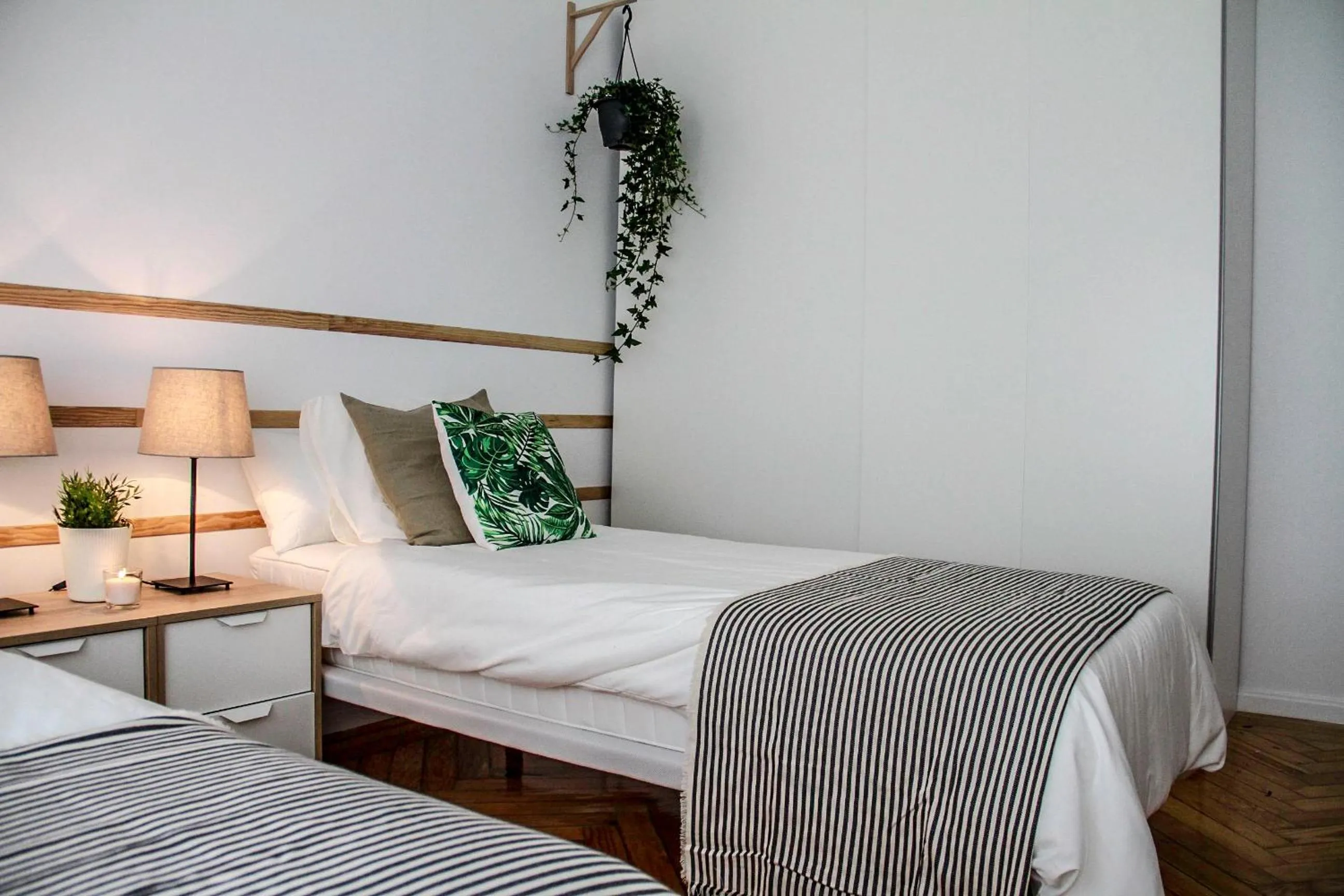 Photo of the whole room, Bed in Real Beds Madrid