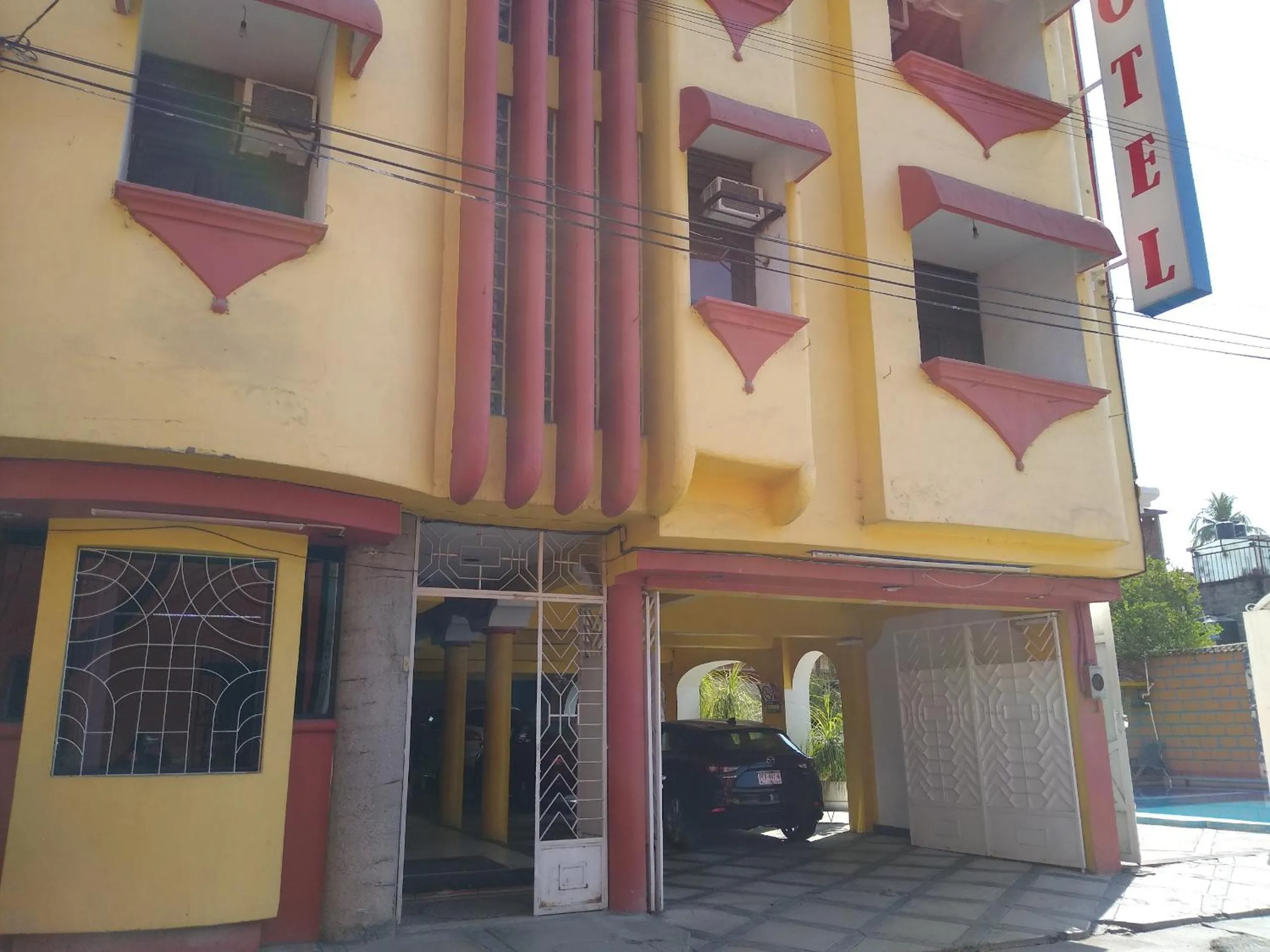 Facade/entrance in Hotel Real Jojutla