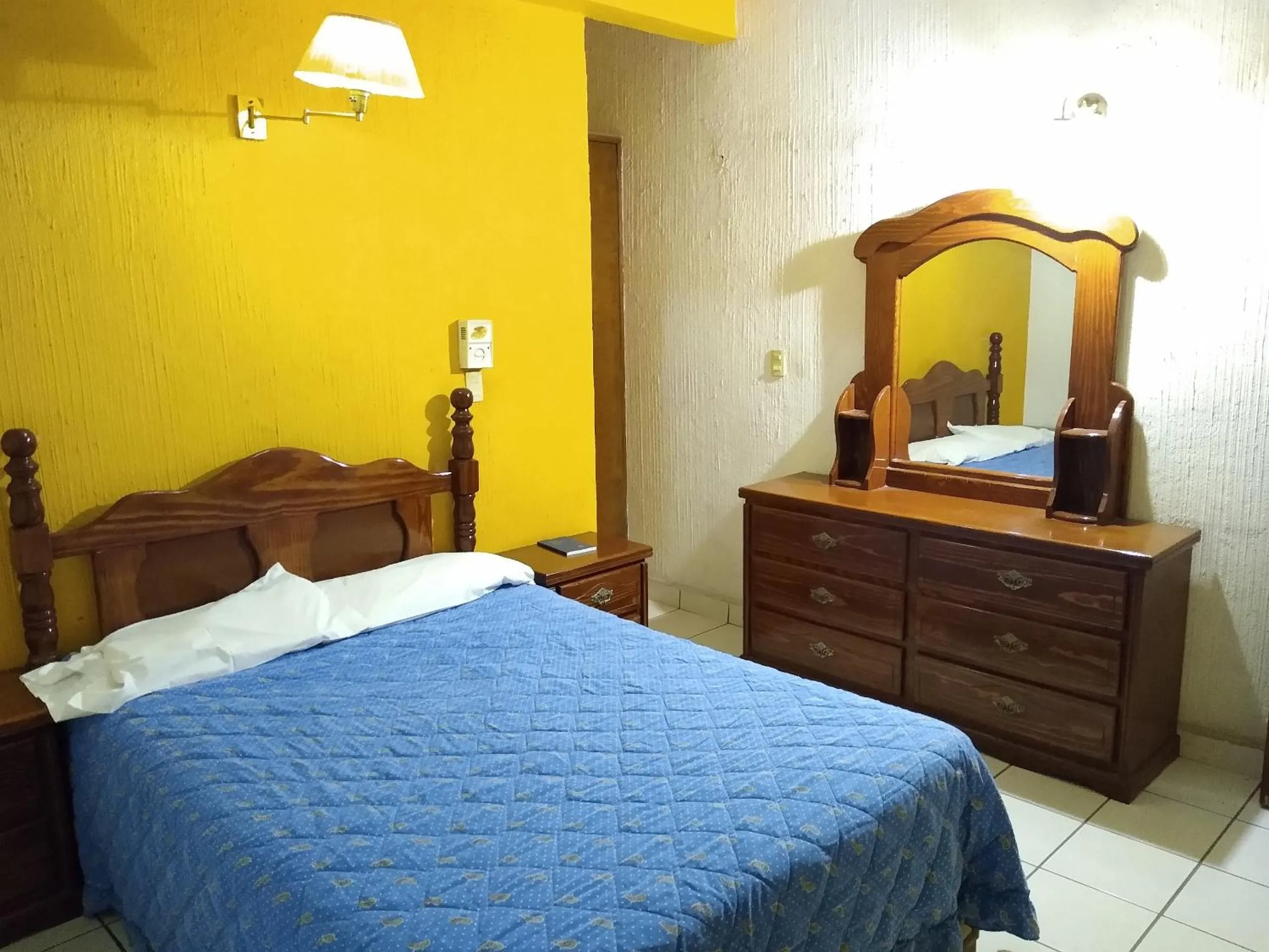 Bedroom, Bed in Hotel Real Jojutla