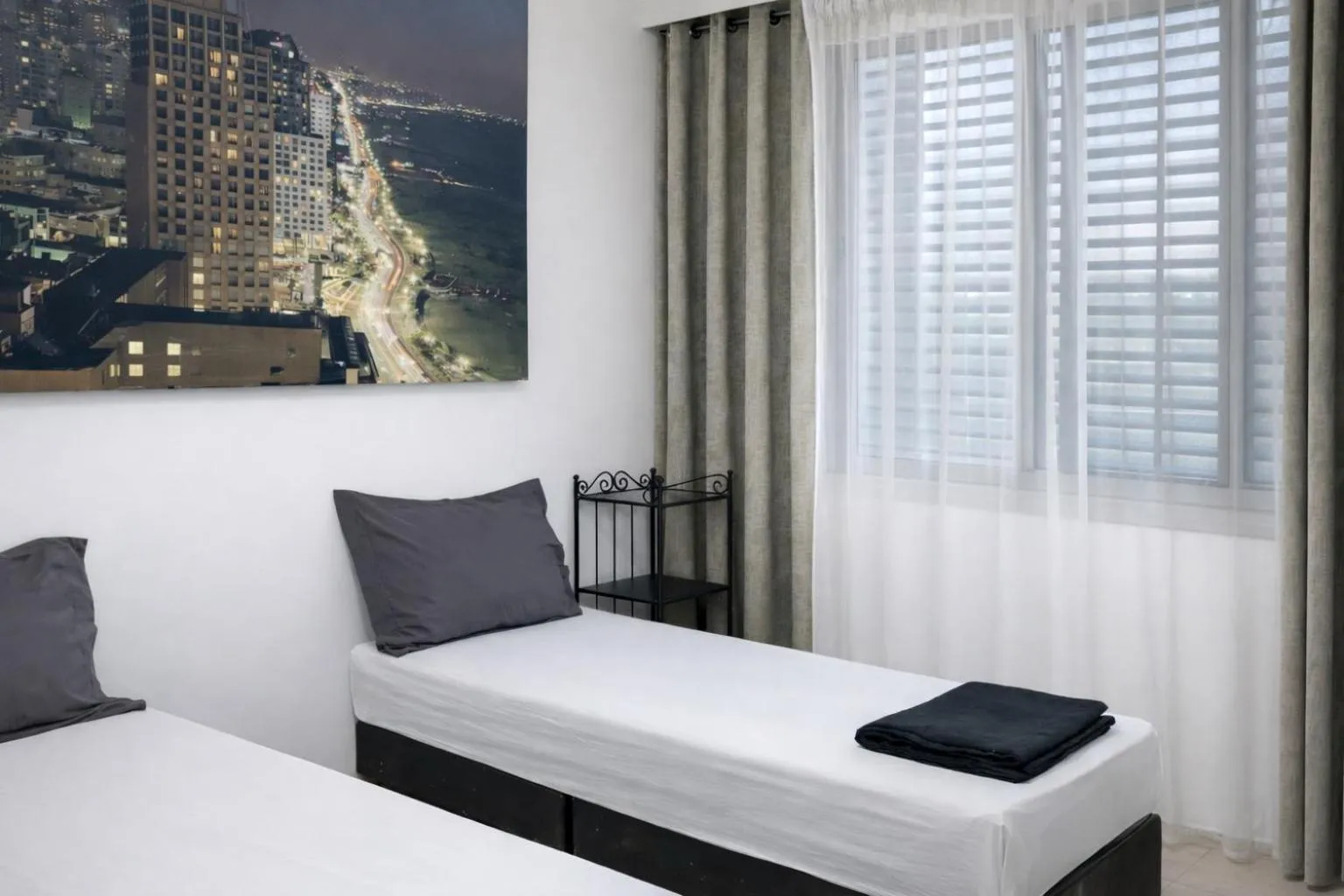 Bed in Stylish Tel Aviv