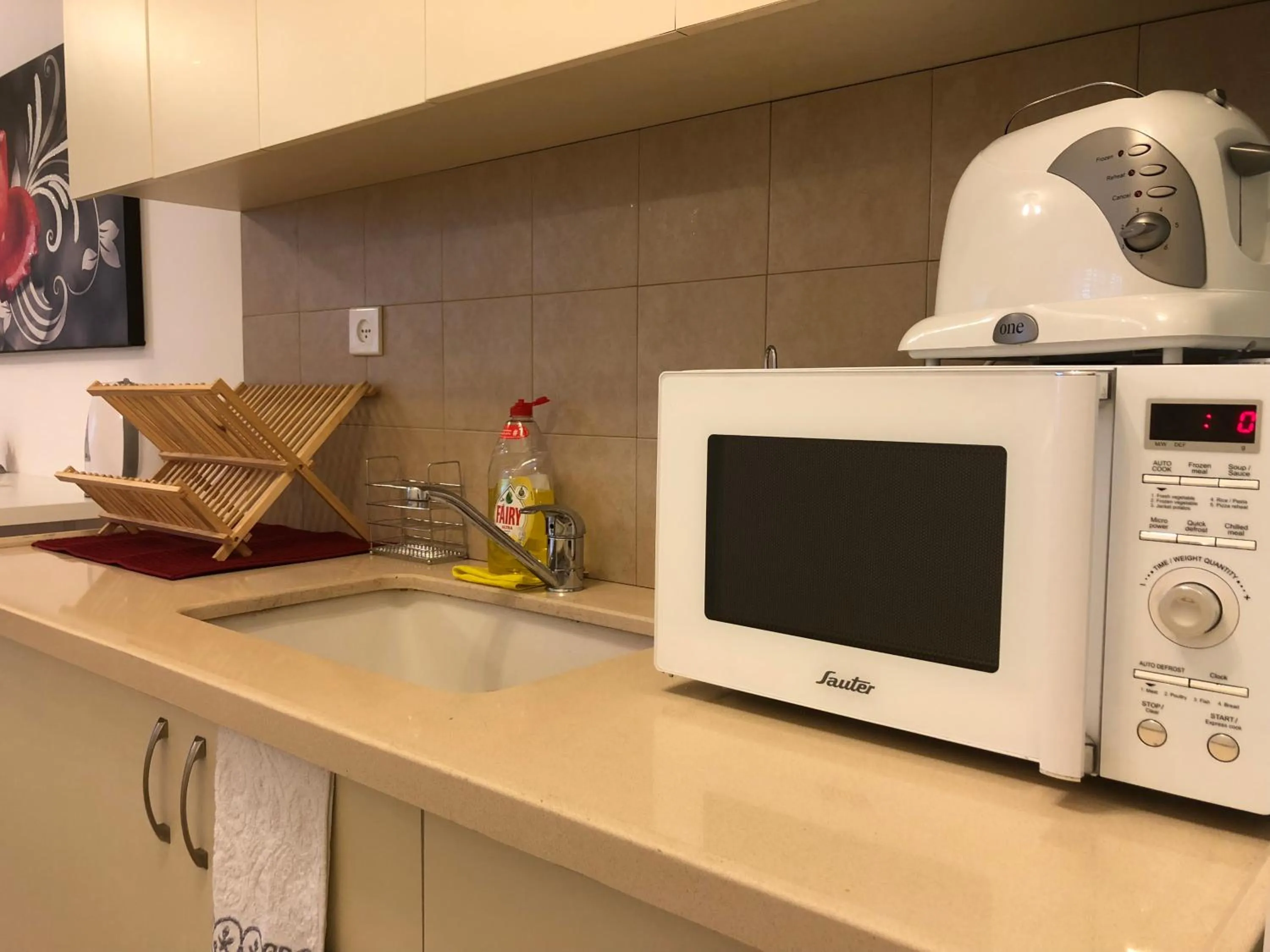 Kitchen or kitchenette in Stylish Tel Aviv
