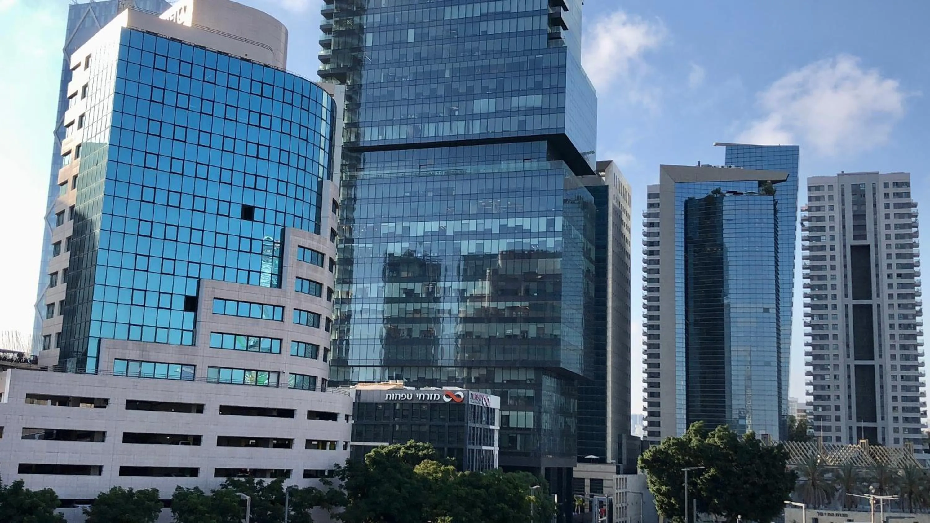 City view in Stylish Tel Aviv