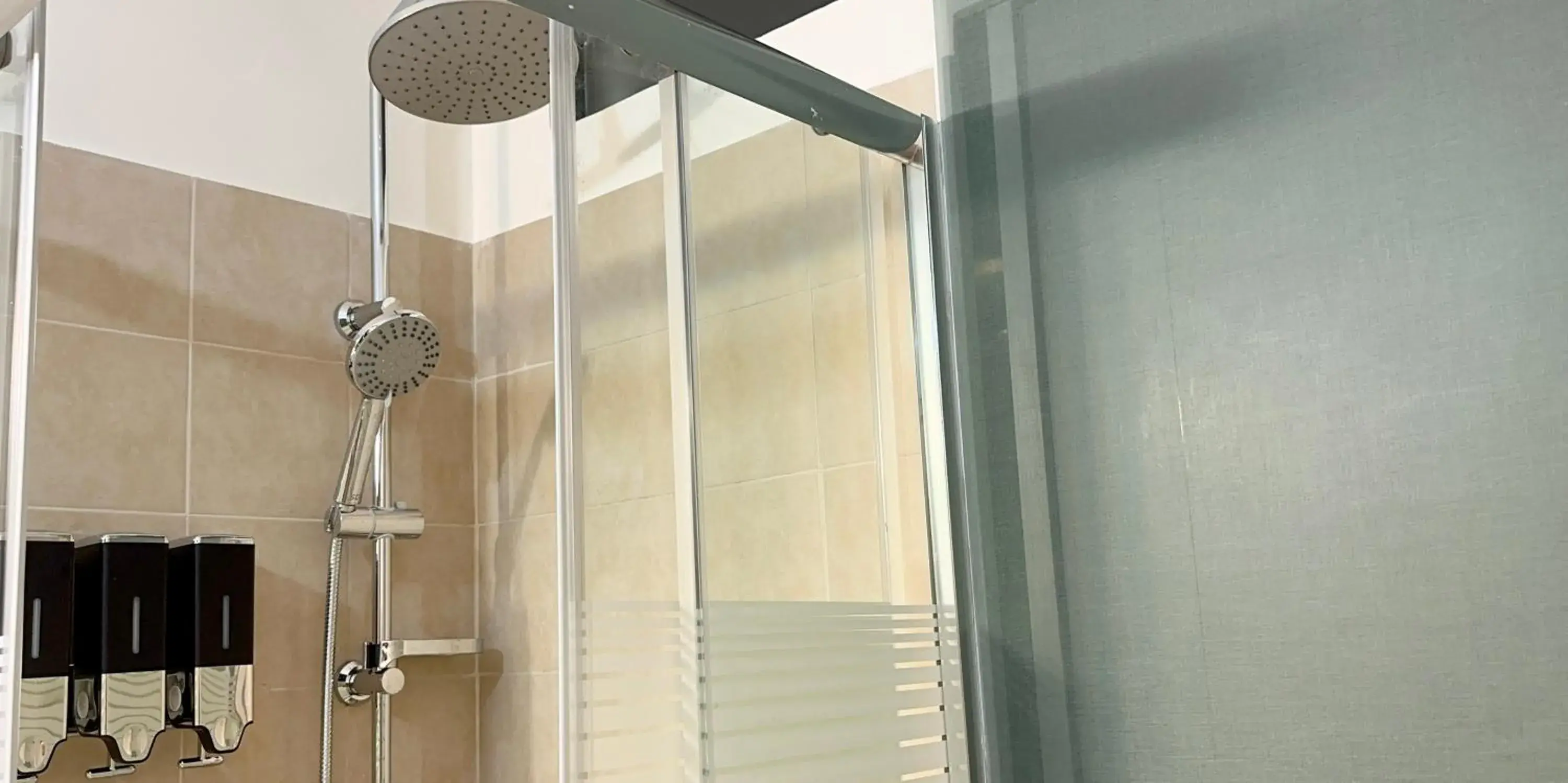 Deluxe Family Suite in Stylish Tel Aviv Deluxe Family Suite in Stylish Tel Aviv