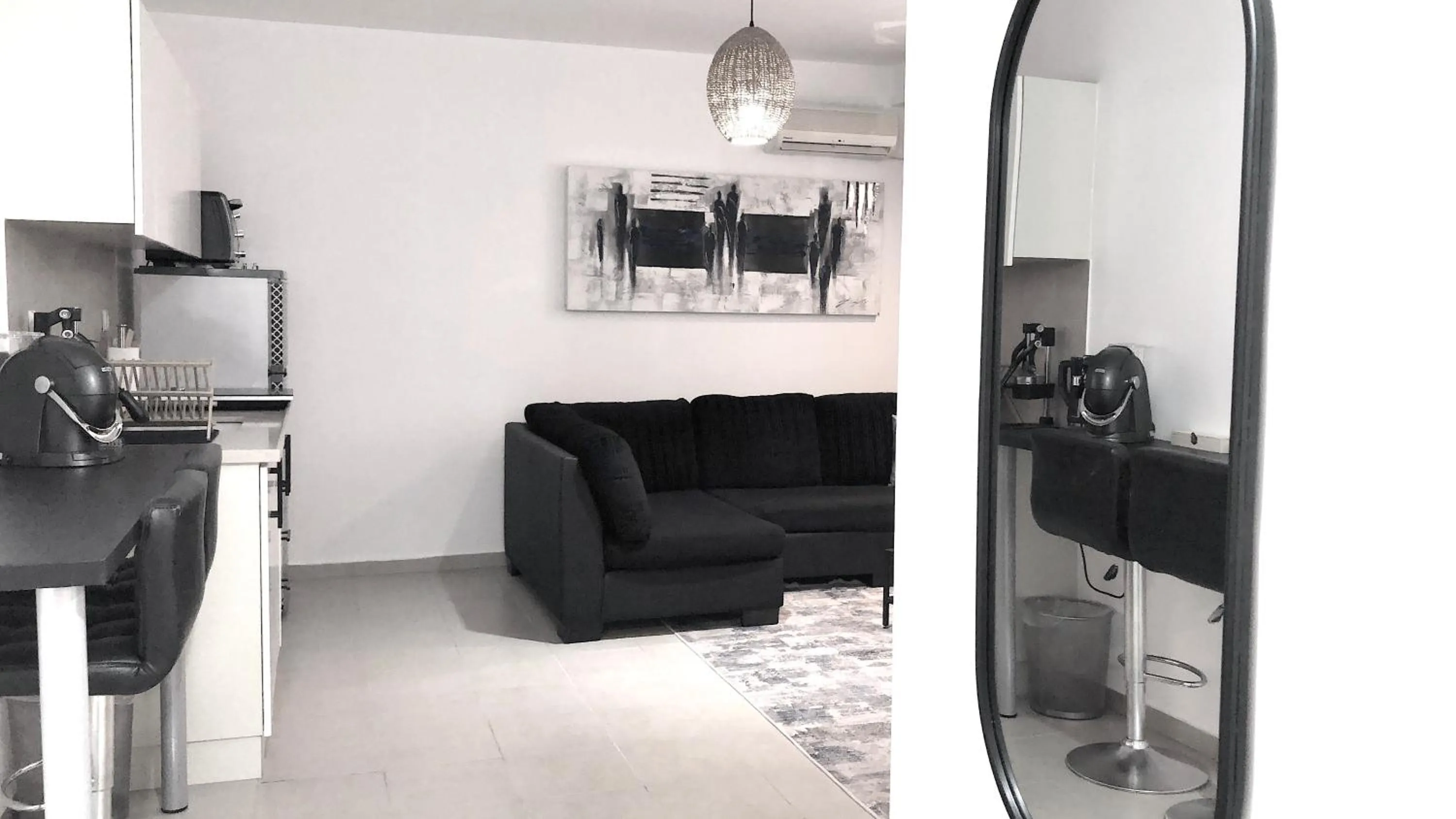 Kitchen or kitchenette in Stylish Tel Aviv