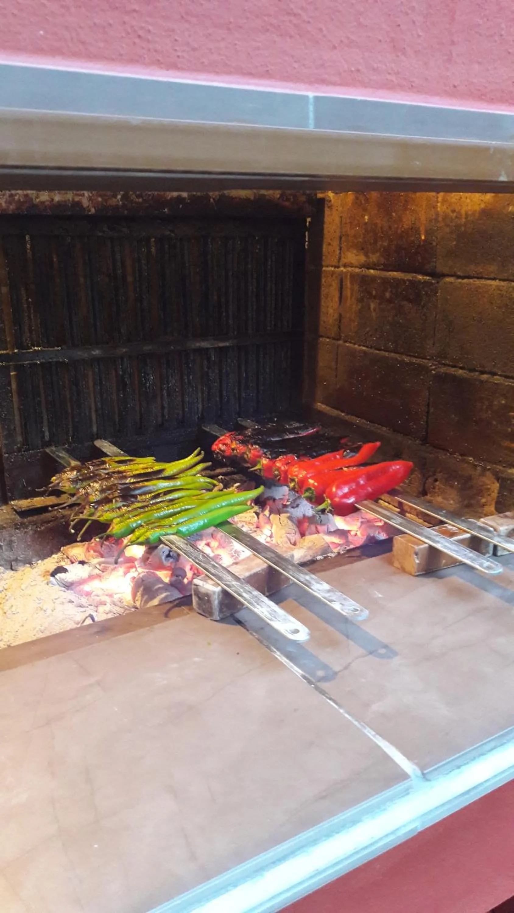 Restaurant/places to eat in Musti Apart Hotel