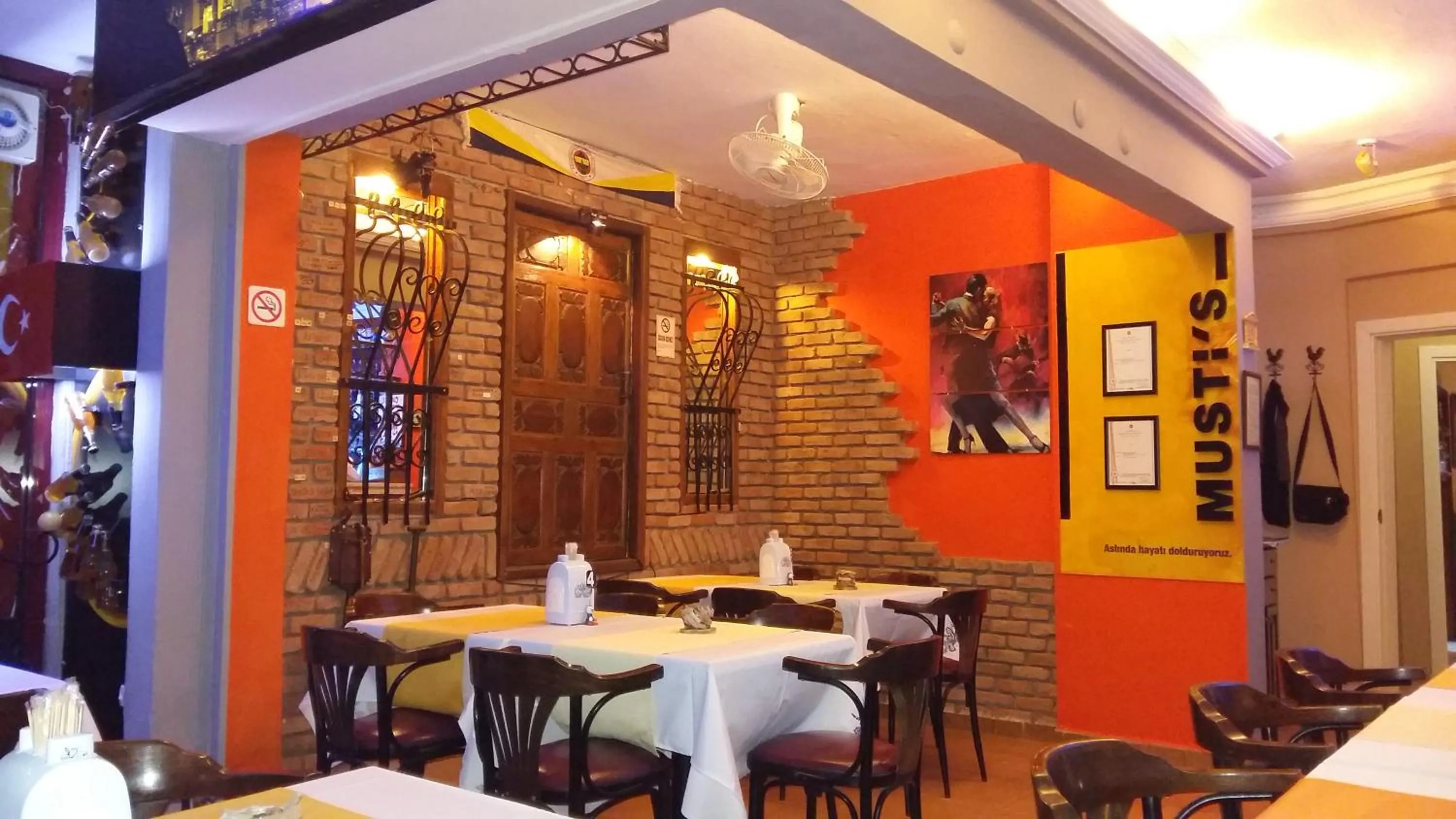 Food and drinks in Musti Apart Hotel