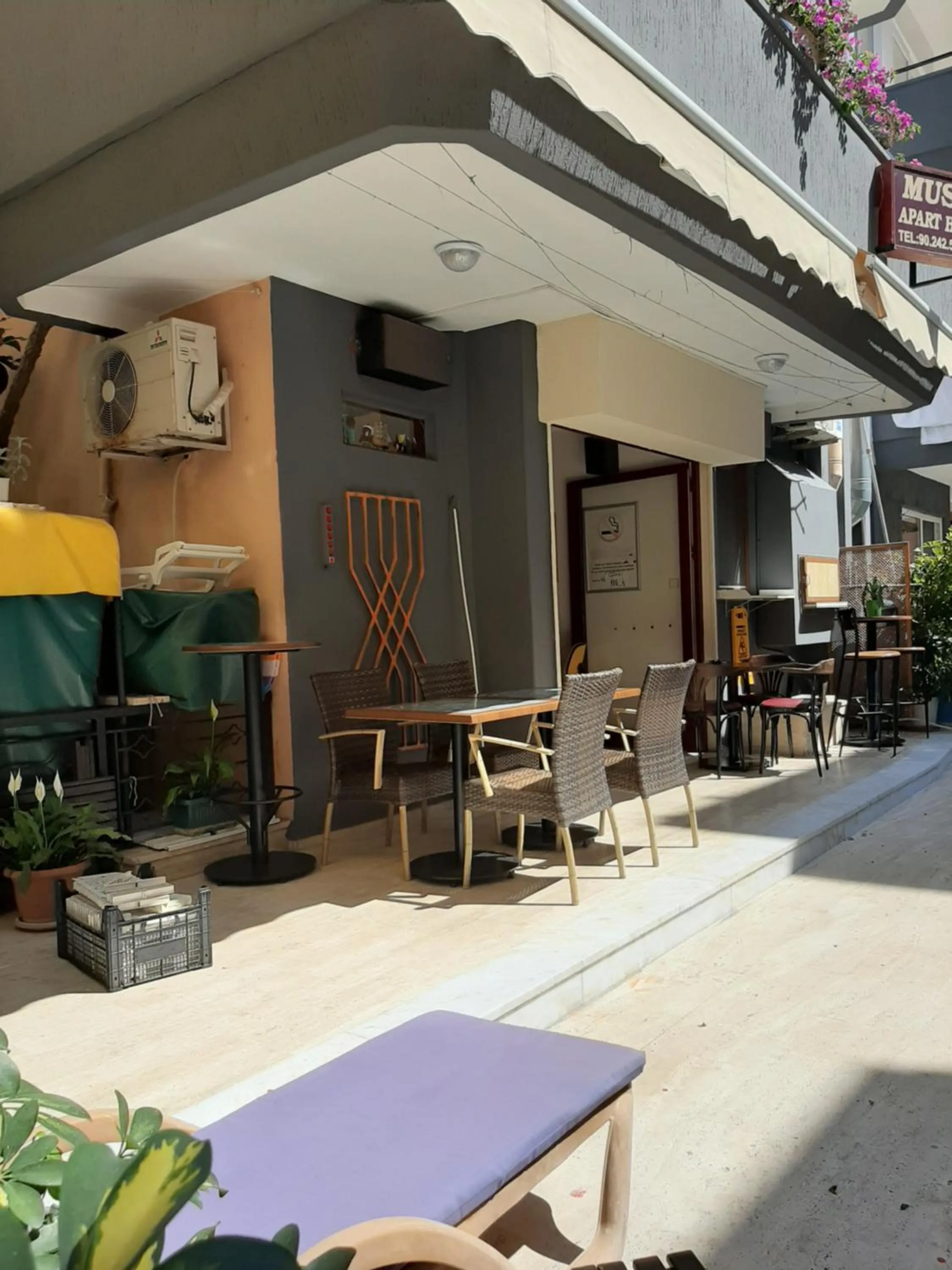 Swimming pool in Musti Apart Hotel