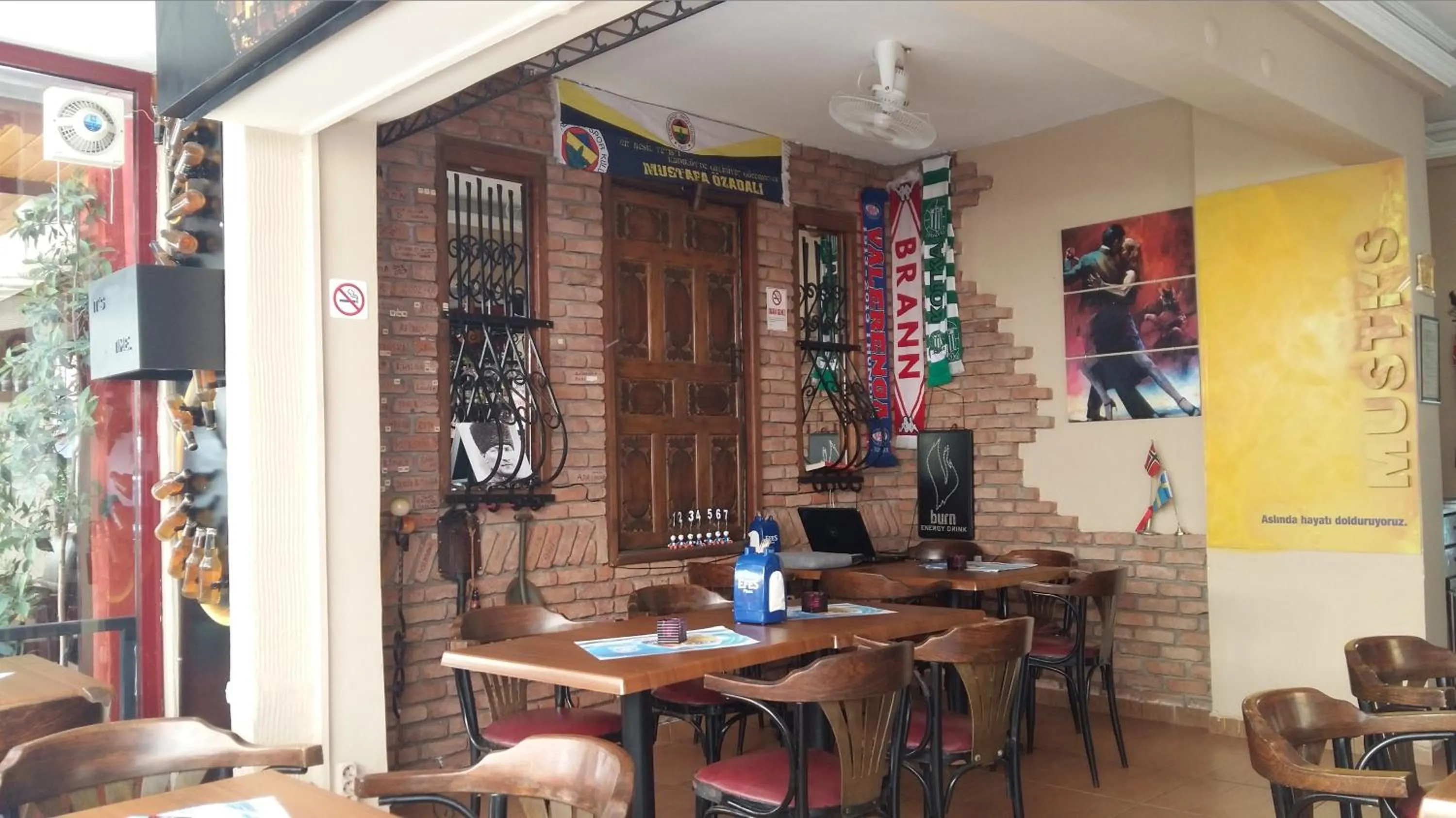 Restaurant/places to eat in Musti Apart Hotel