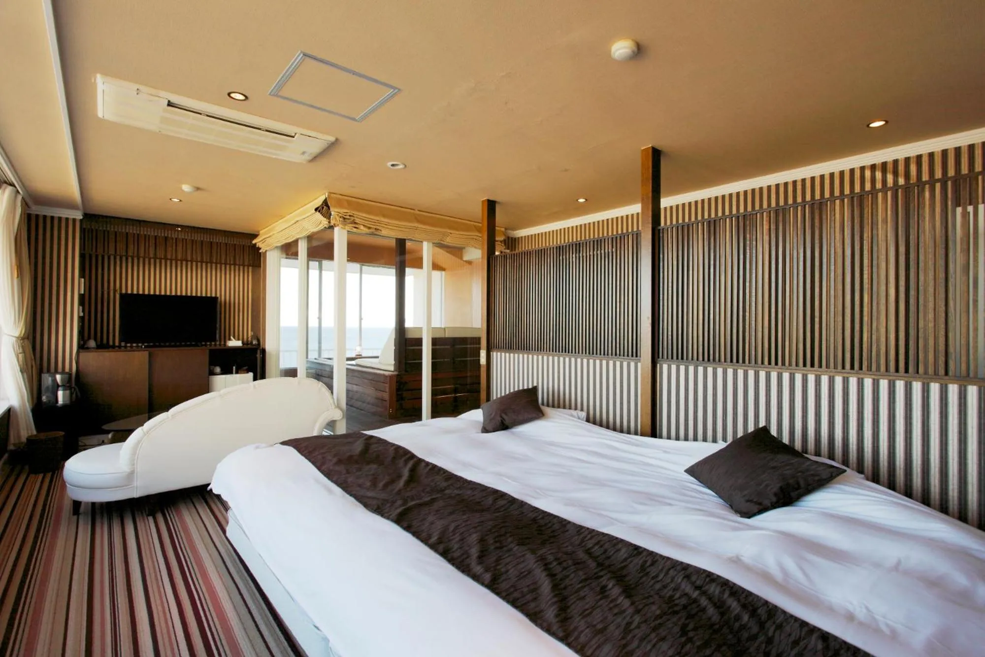 Internal: Not applicable to any particular room, Bed in Atagawa Yamatokan