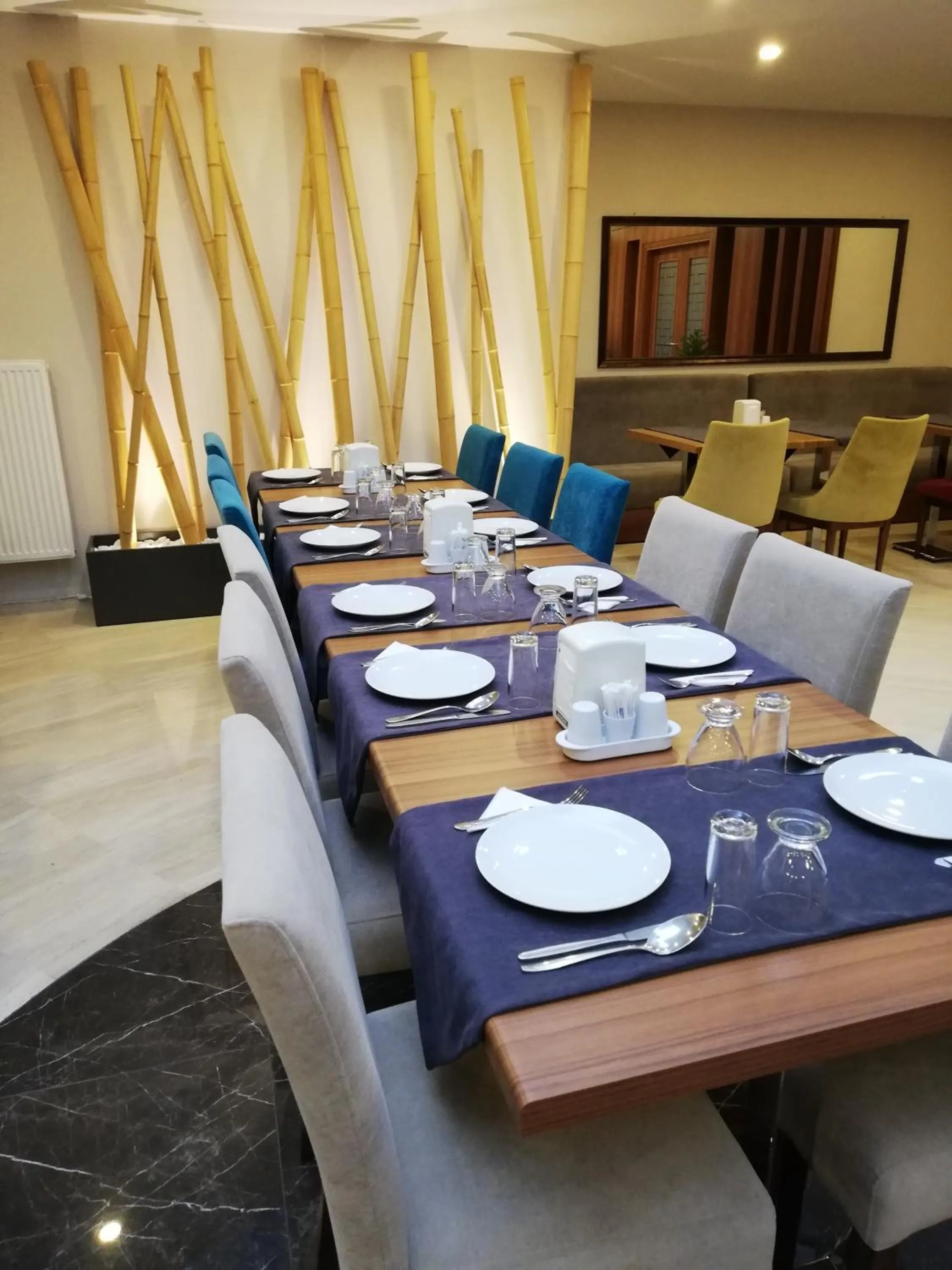 Restaurant/places to eat in Piskin Hotel