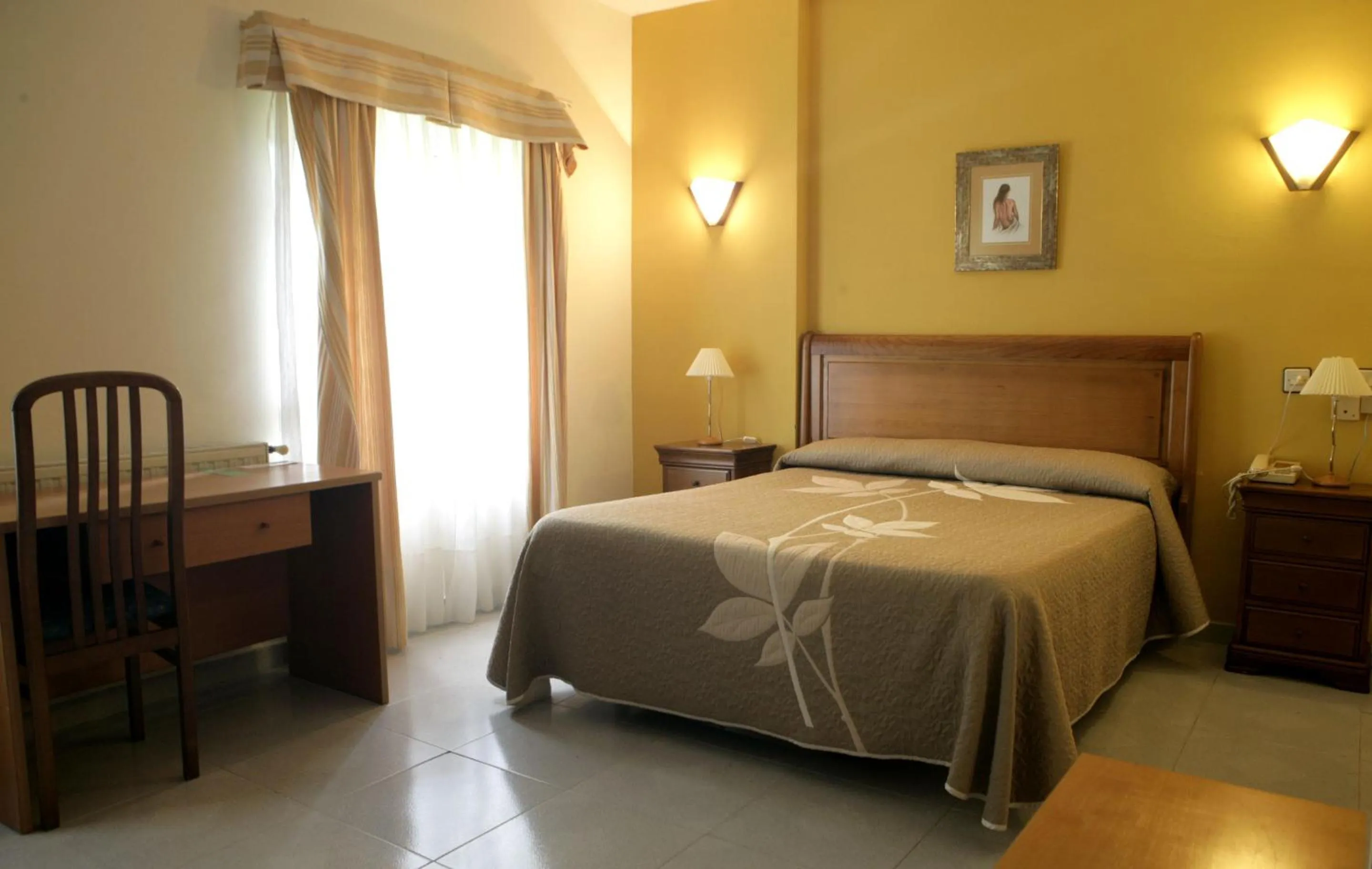 Photo of the whole room in Hotel Azpiazu