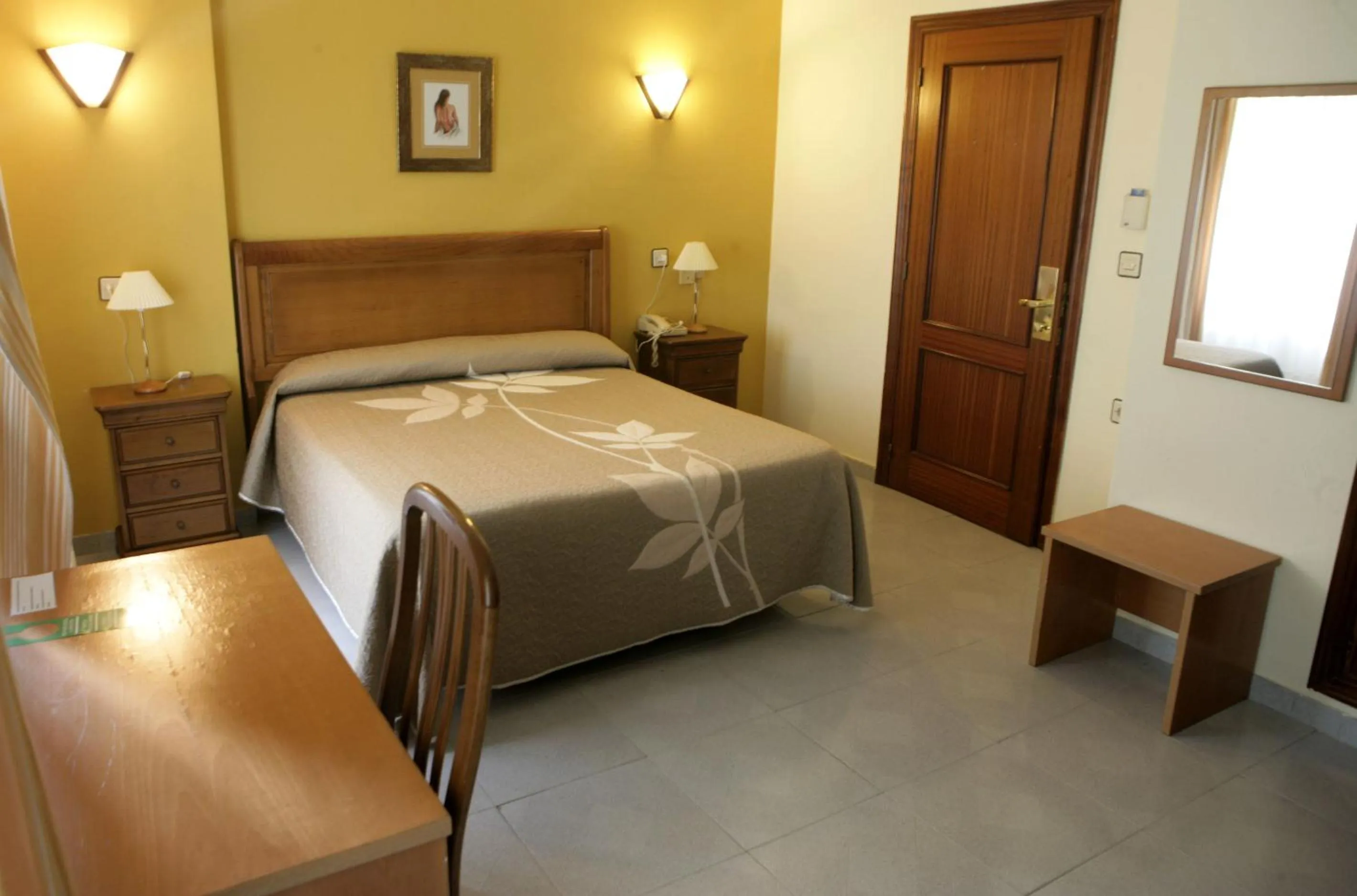 Photo of the whole room in Hotel Azpiazu