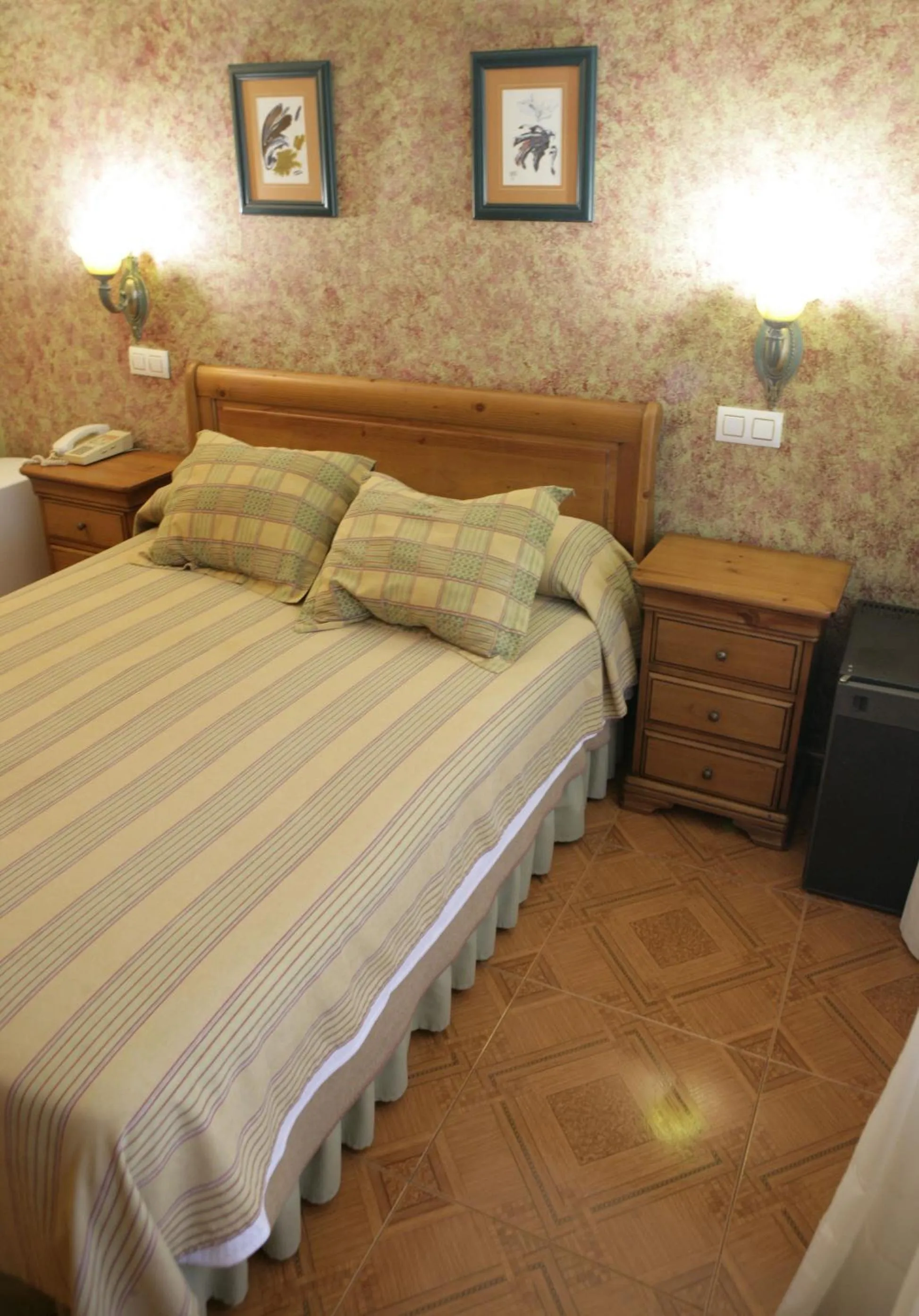 Photo of the whole room in Hotel Azpiazu