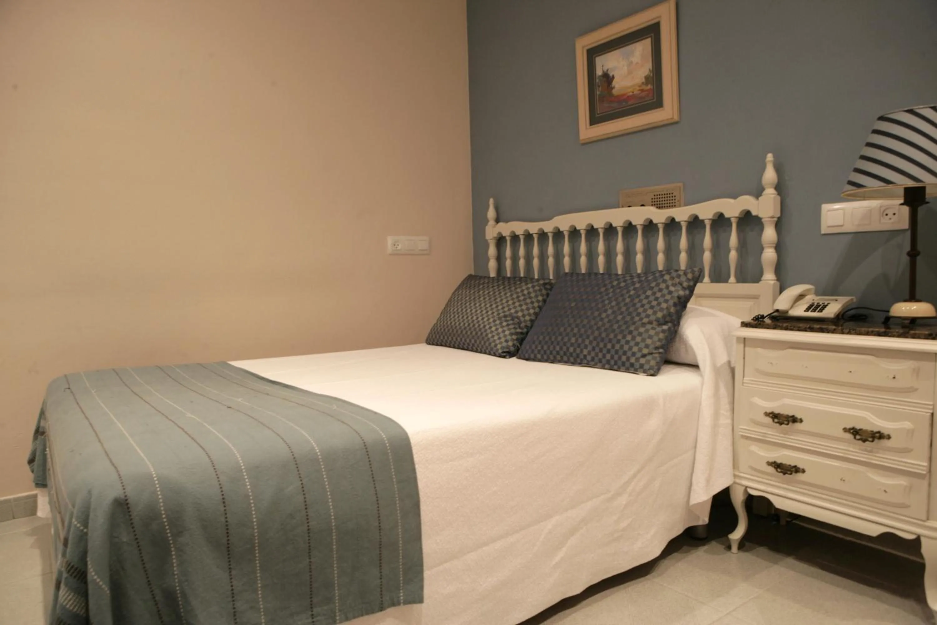 Photo of the whole room in Hotel Azpiazu