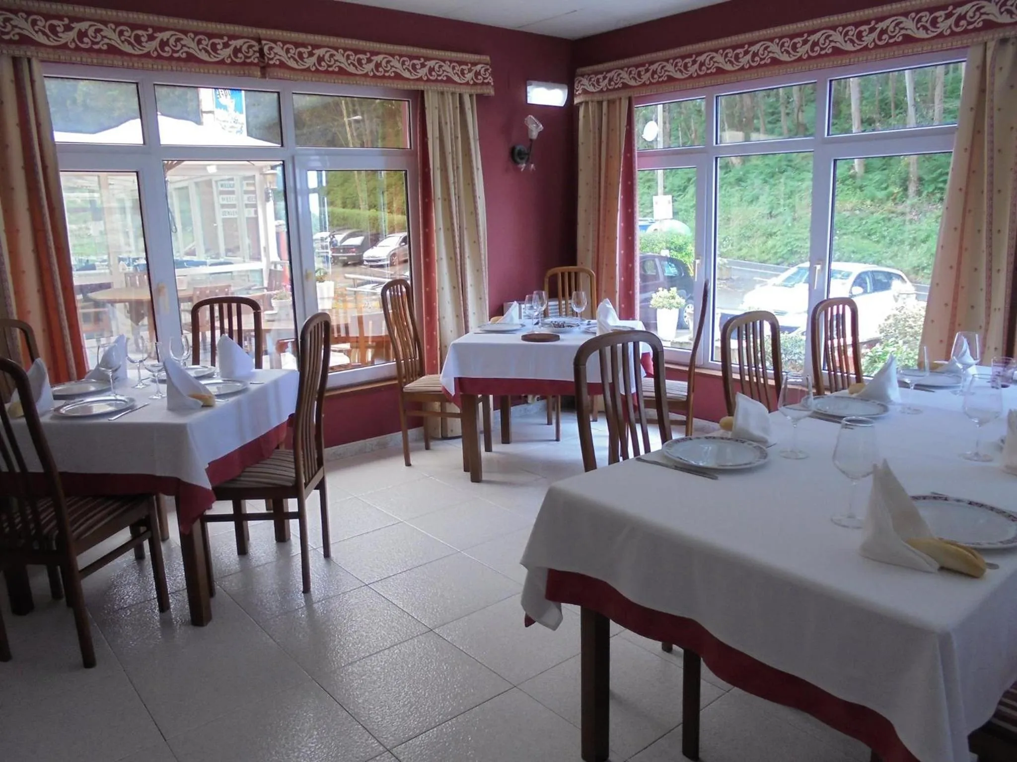 Lounge or bar in Hotel Azpiazu