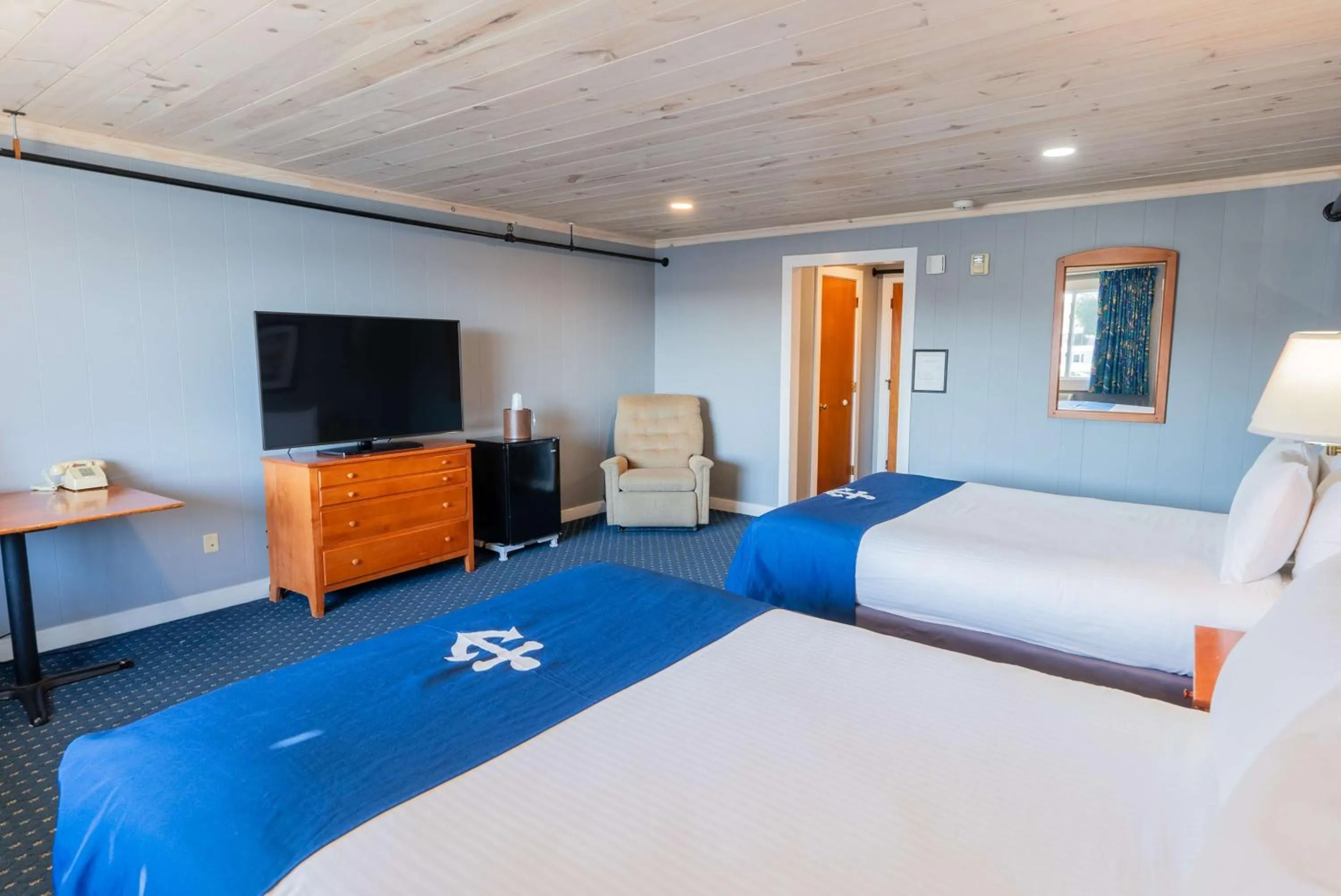 Bedroom, Bed in Fisherman's Wharf Inn