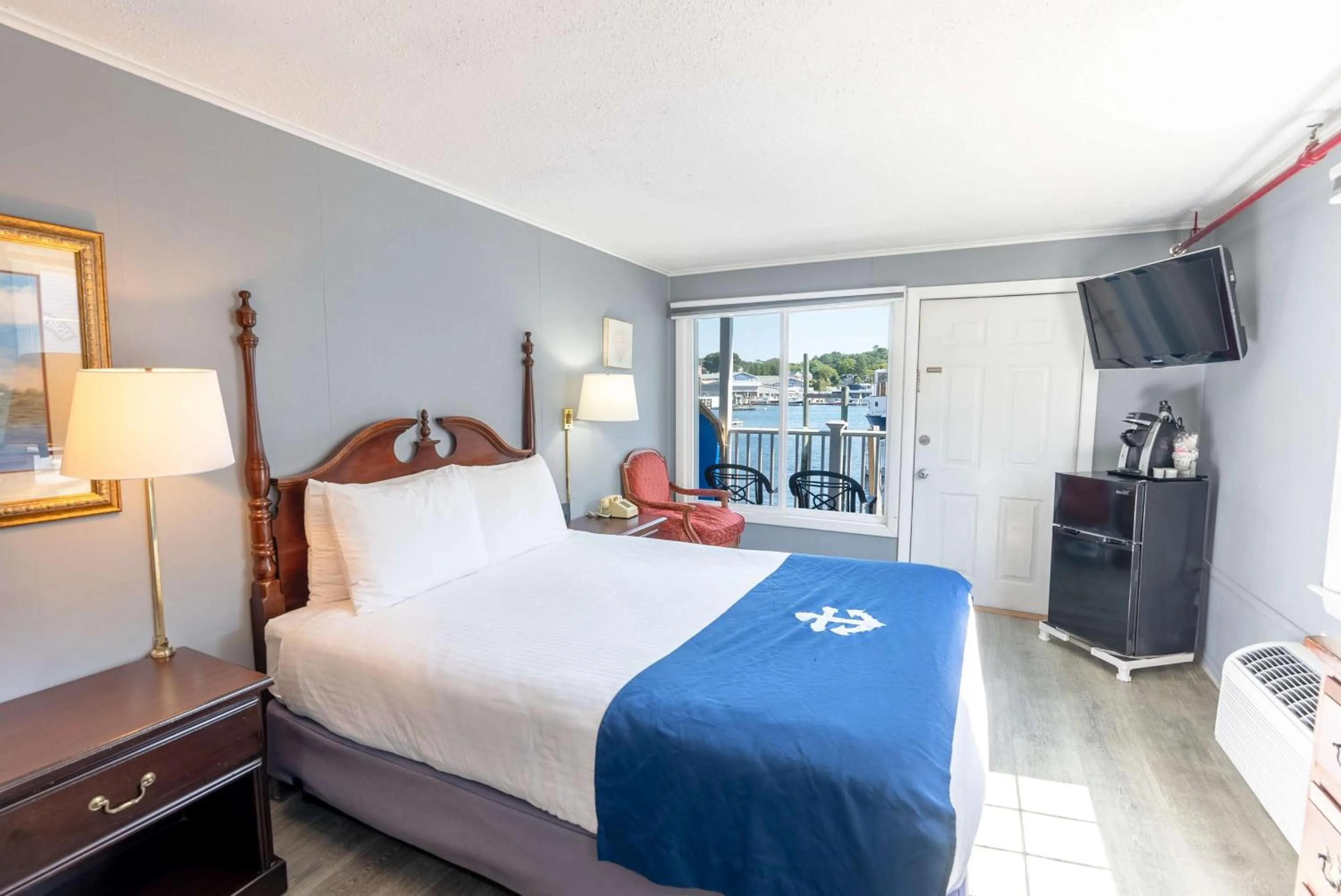 Bedroom, Bed in Fisherman's Wharf Inn