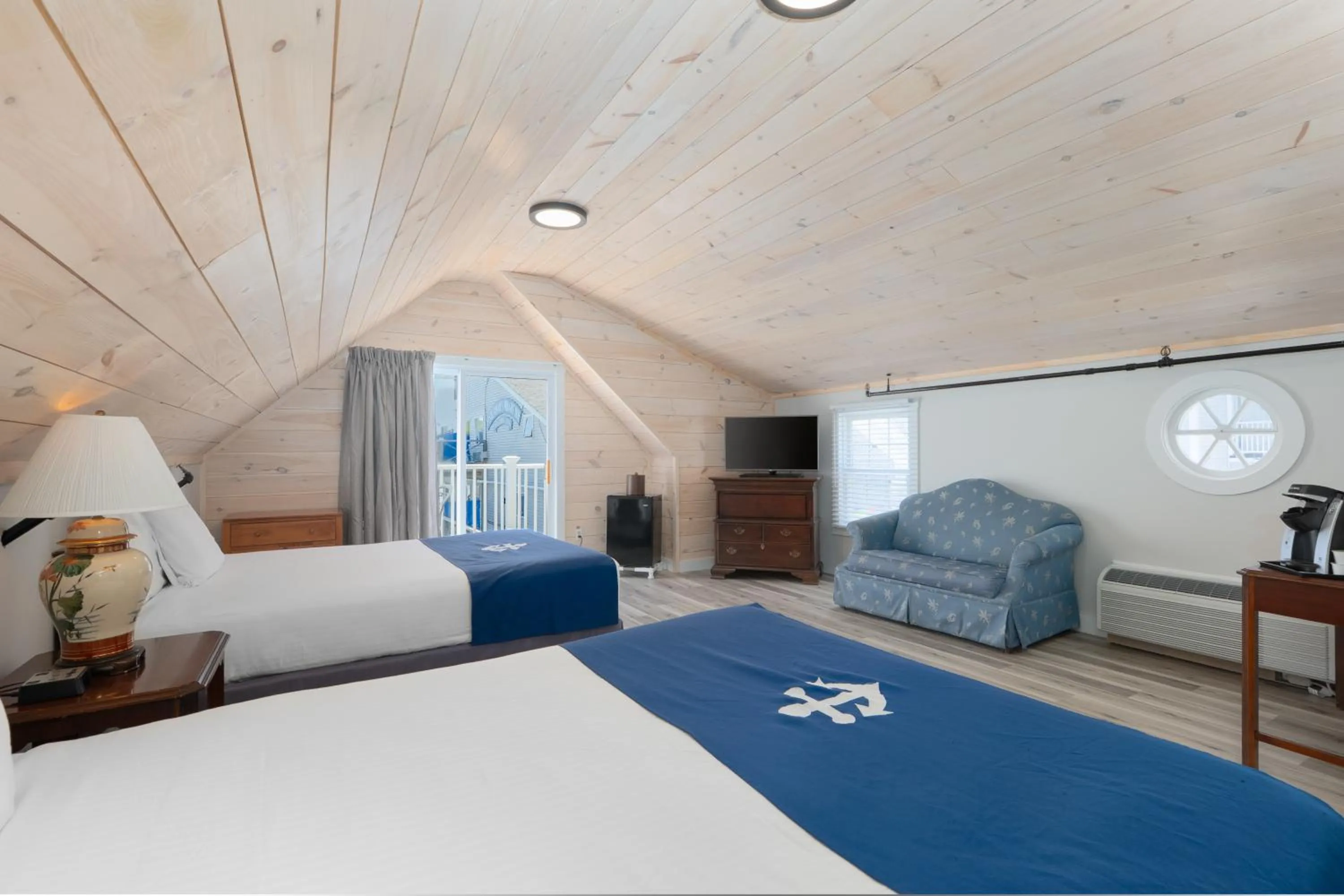 Bedroom, Bed in Fisherman's Wharf Inn