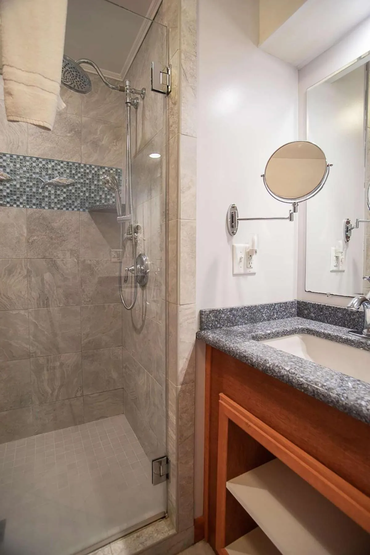 Bathroom in Fisherman's Wharf Inn