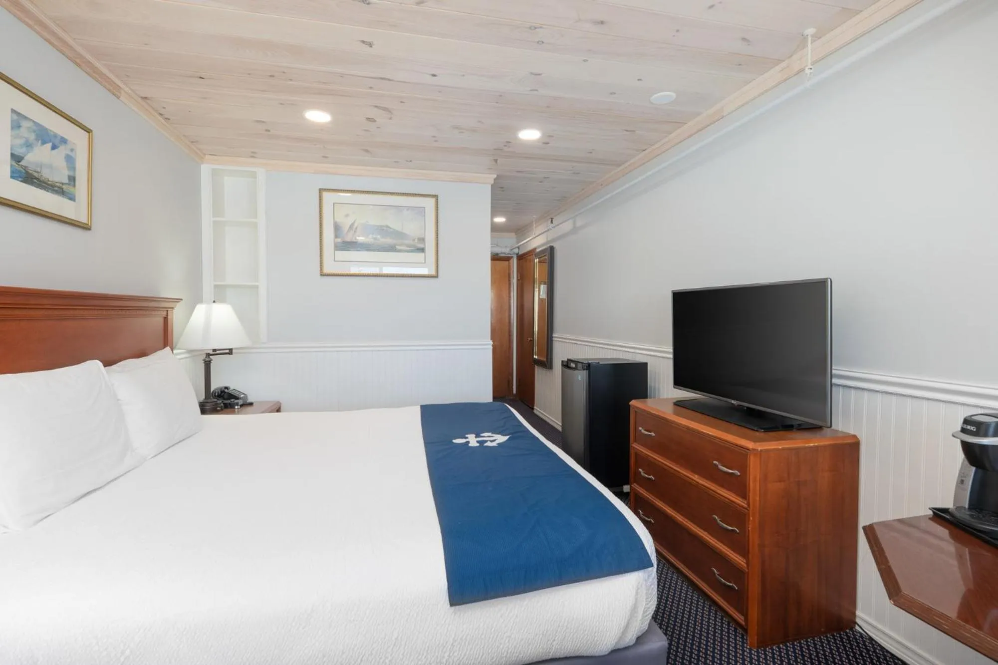 Bedroom, Bed in Fisherman's Wharf Inn