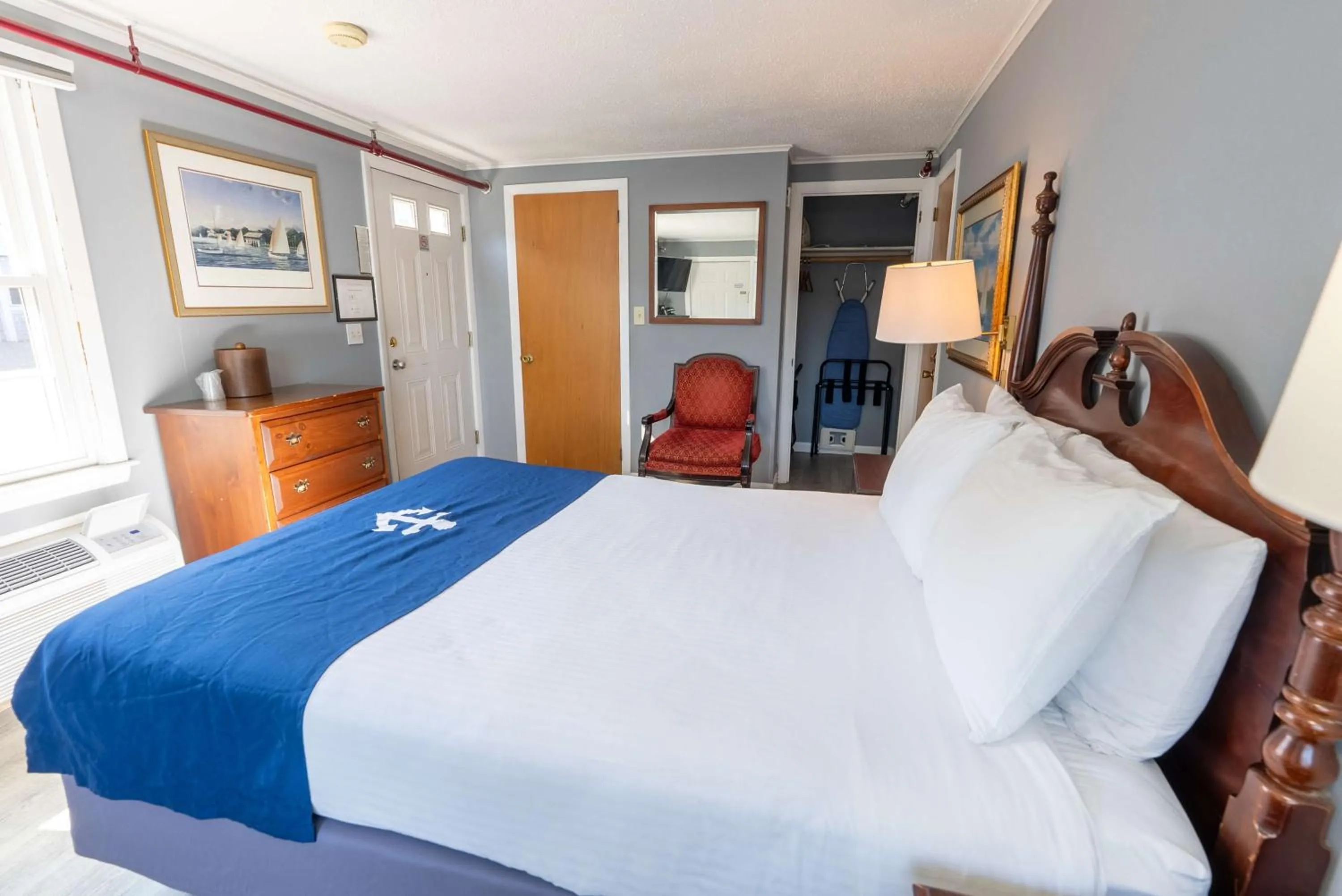 Bedroom, Bed in Fisherman's Wharf Inn