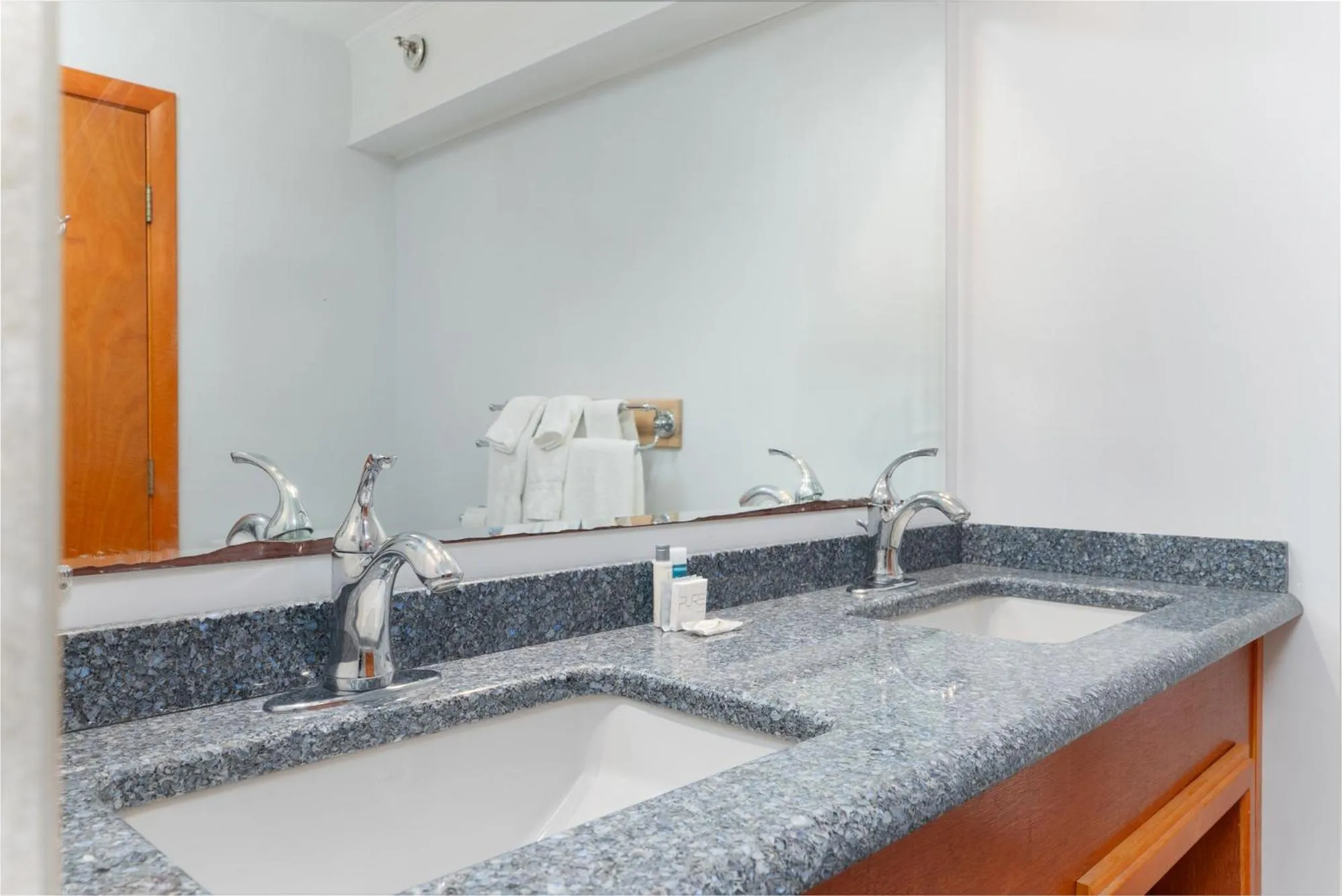 Bathroom in Fisherman's Wharf Inn