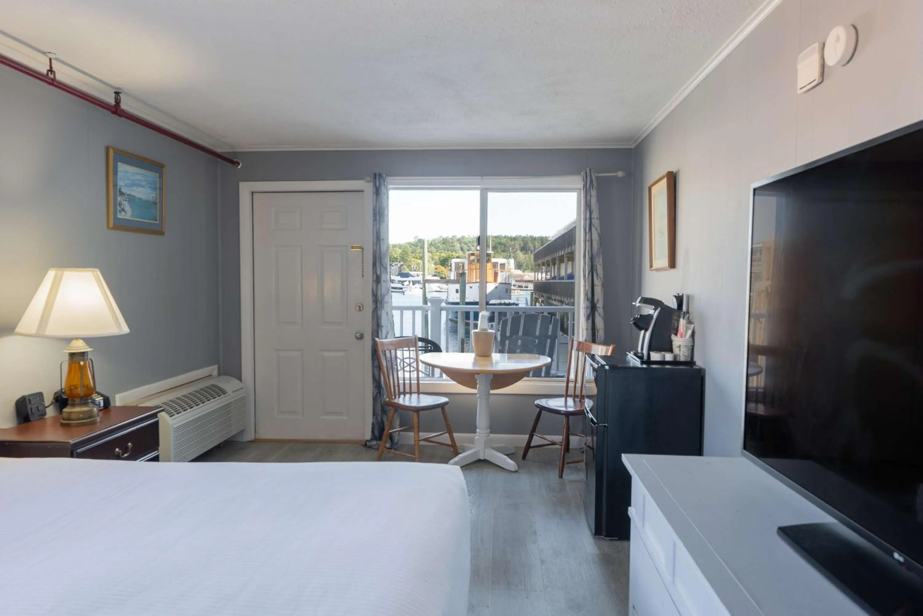 Bedroom, Bed in Fisherman's Wharf Inn