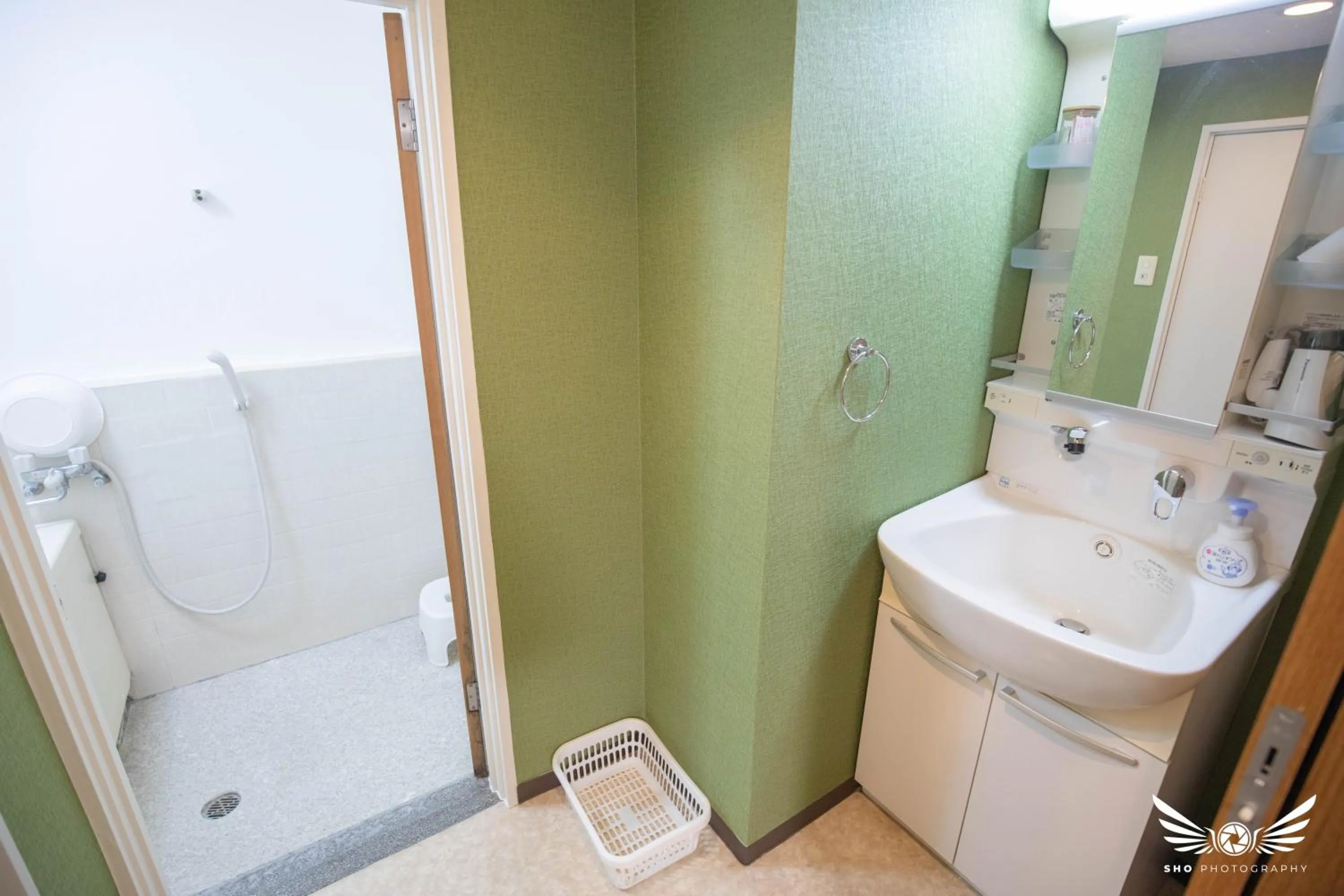 Shower in Hakata apartment