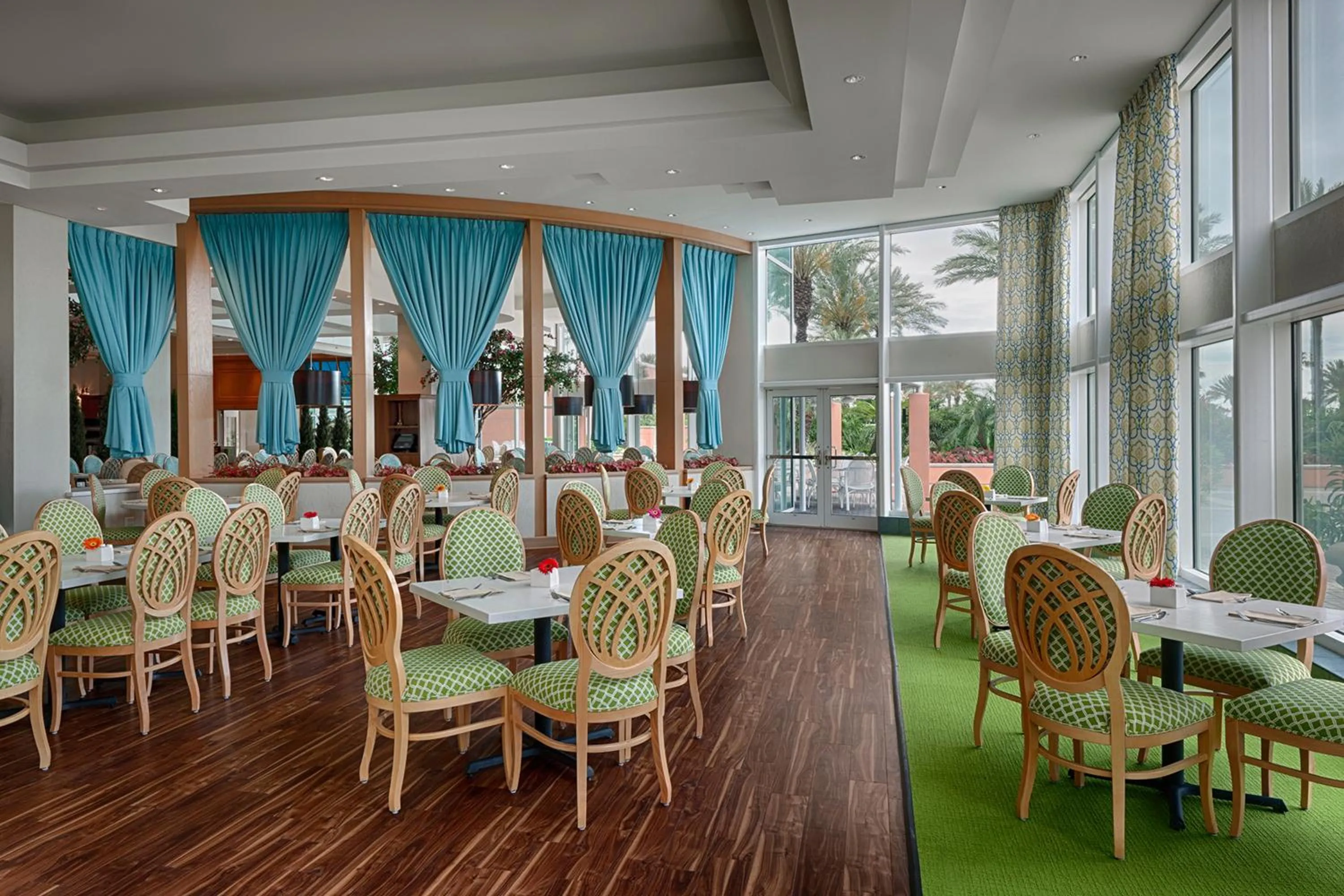 Restaurant/places to eat in Moody Gardens Hotel Spa and Convention Center