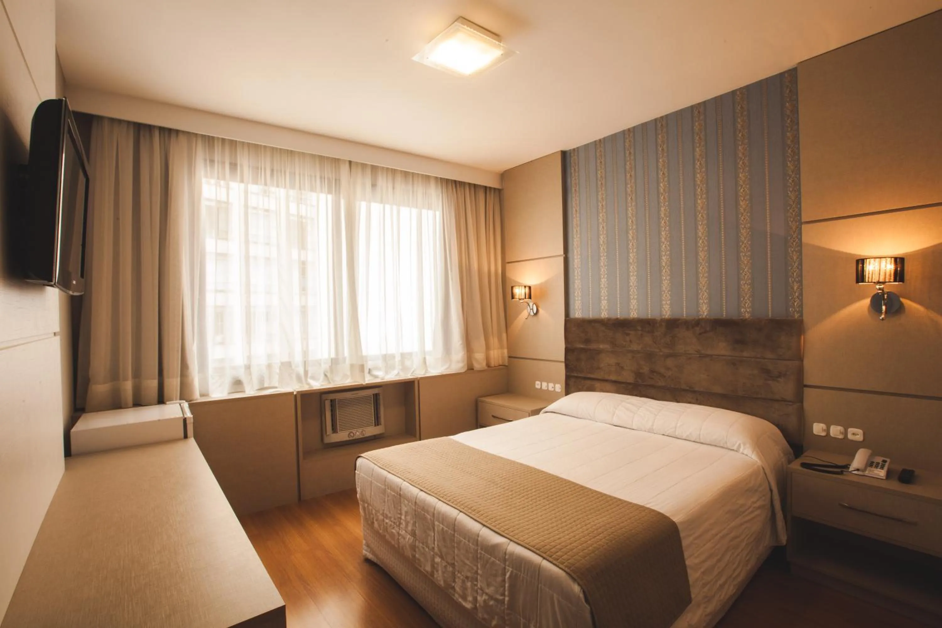 Bed in Curitiba Palace Hotel