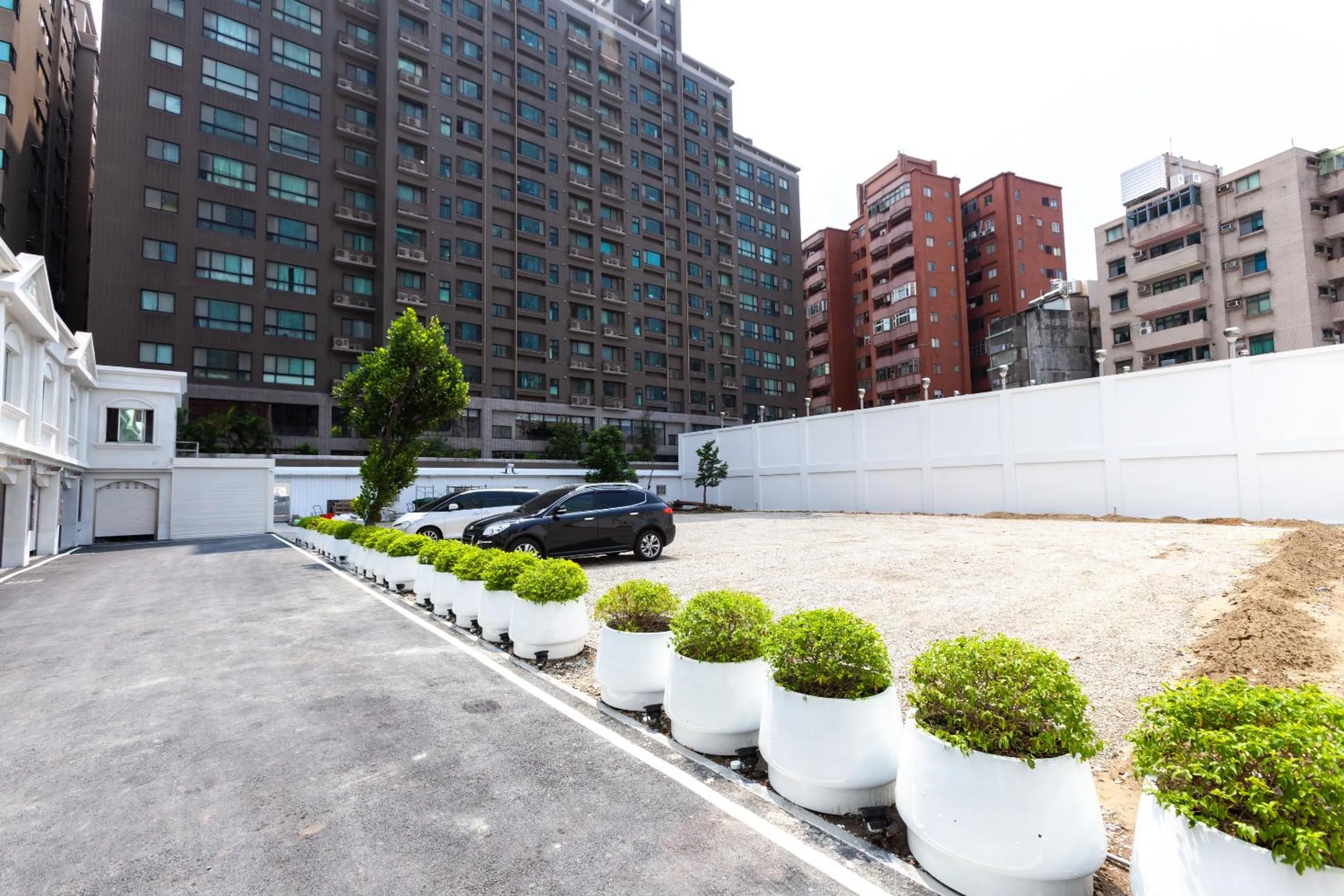 Property building in Chao Motel