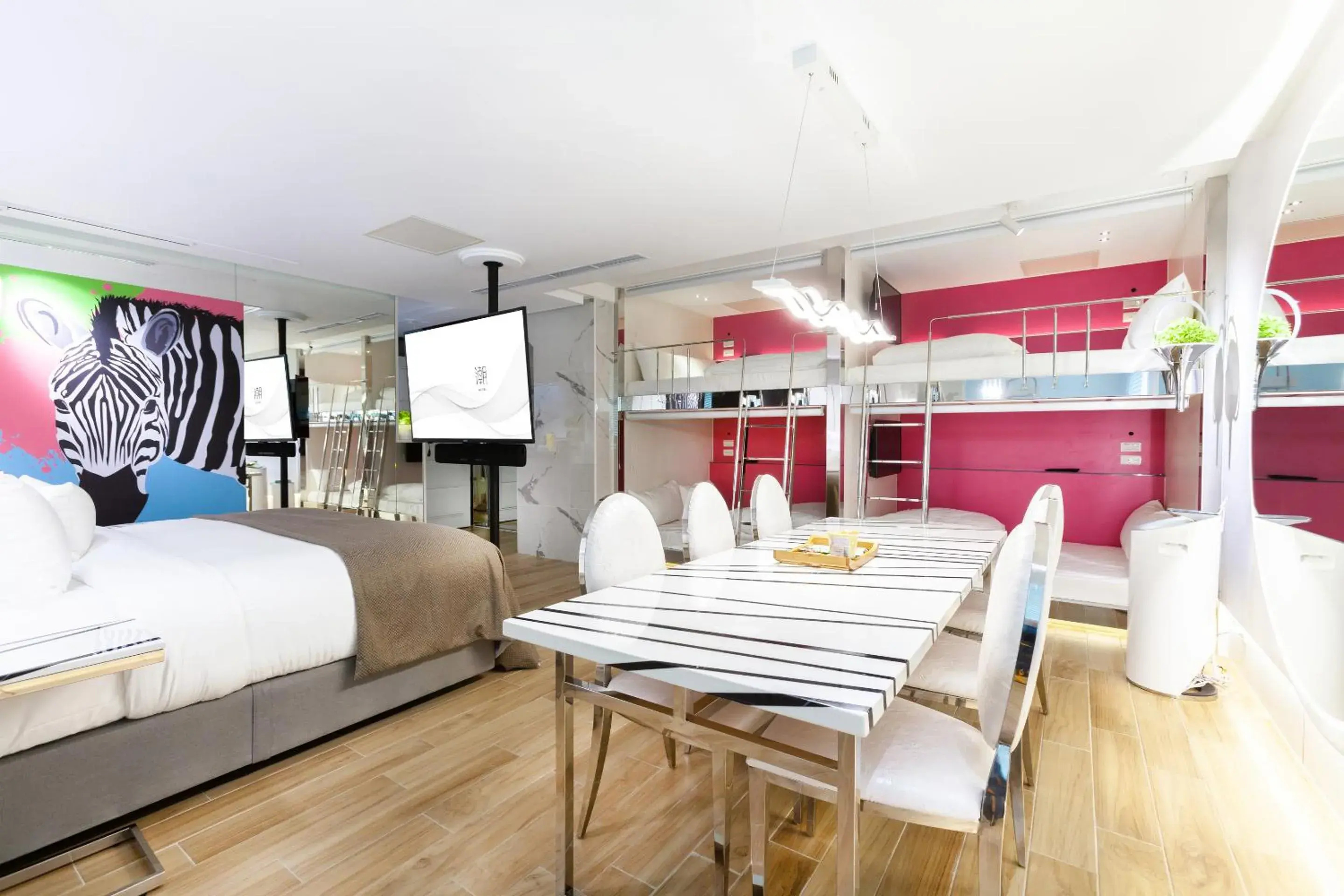 Connecting Family Rooms with Karaoke Facilities(Check-in after 15:00) in Chao Motel Connecting Family Rooms with Karaoke Facilities(Check-in after 15:00) in Chao Motel