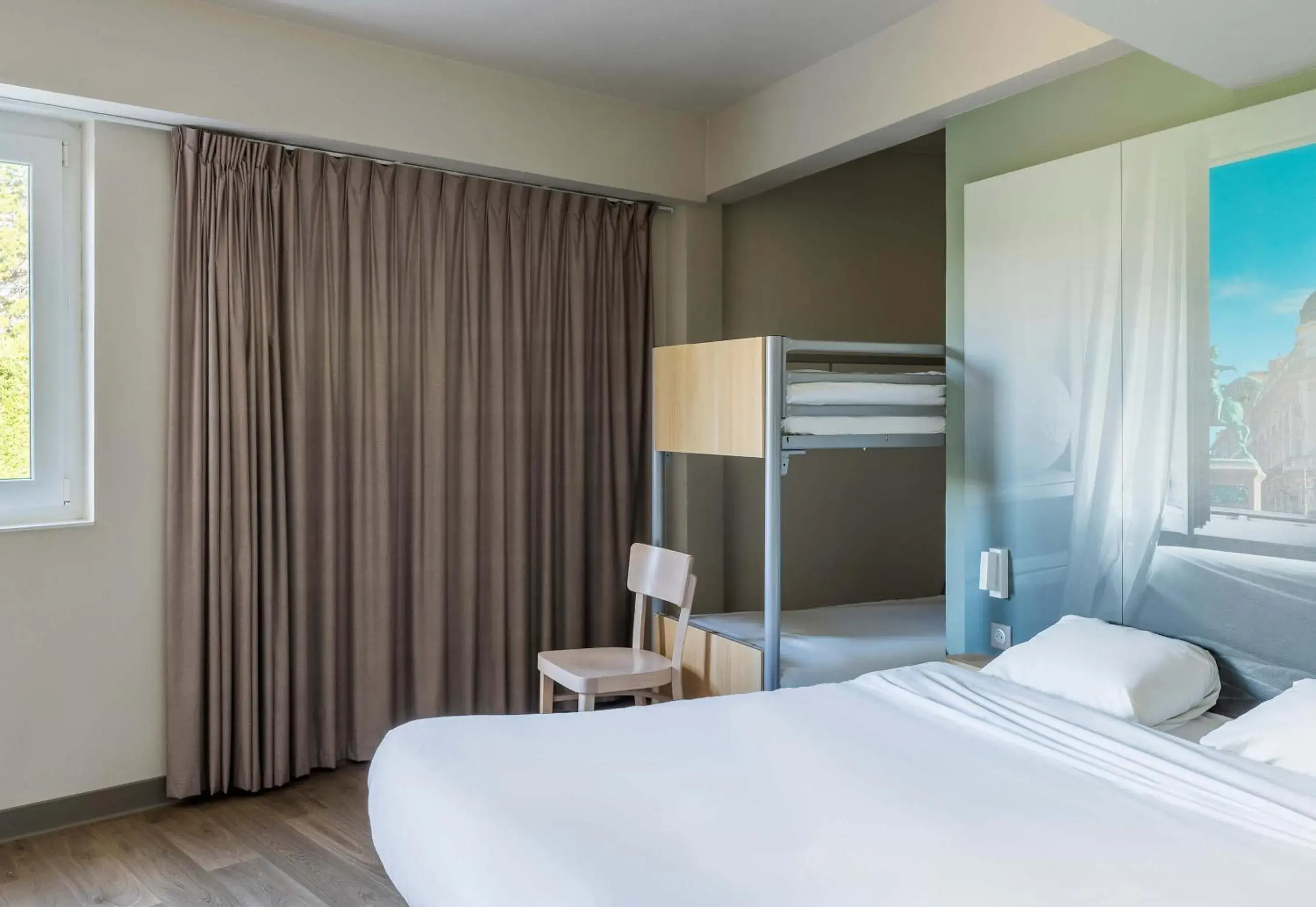 Quadruple Room in B&B HOTEL Orleans Saint-Jean de Braye Quadruple Room in B&B HOTEL Orleans Saint-Jean de Braye