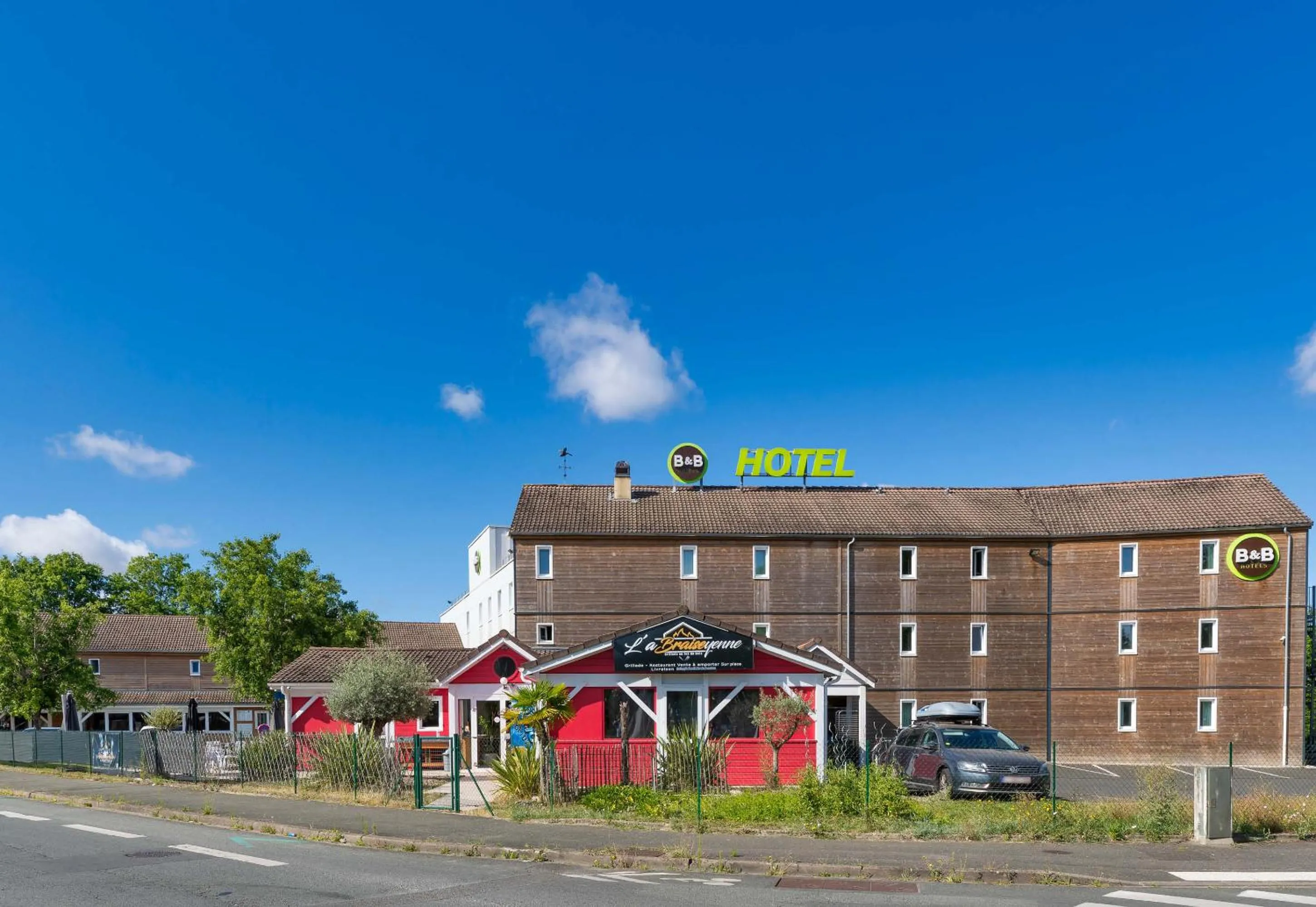 Property building in B&B HOTEL Orleans Saint-Jean de Braye