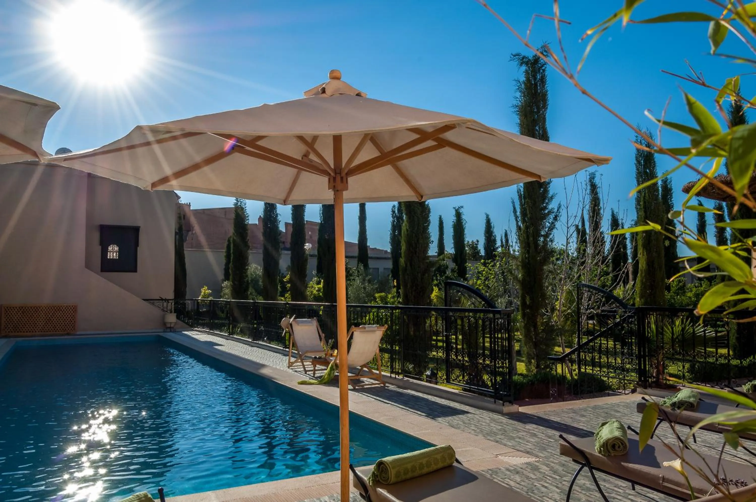 Swimming pool in Riad Sougtani