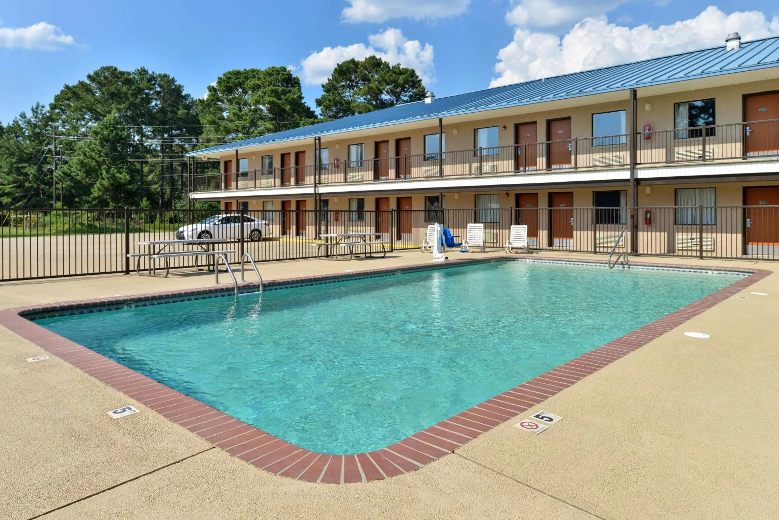 Swimming Pool in Americas Best Value Inn Kinder