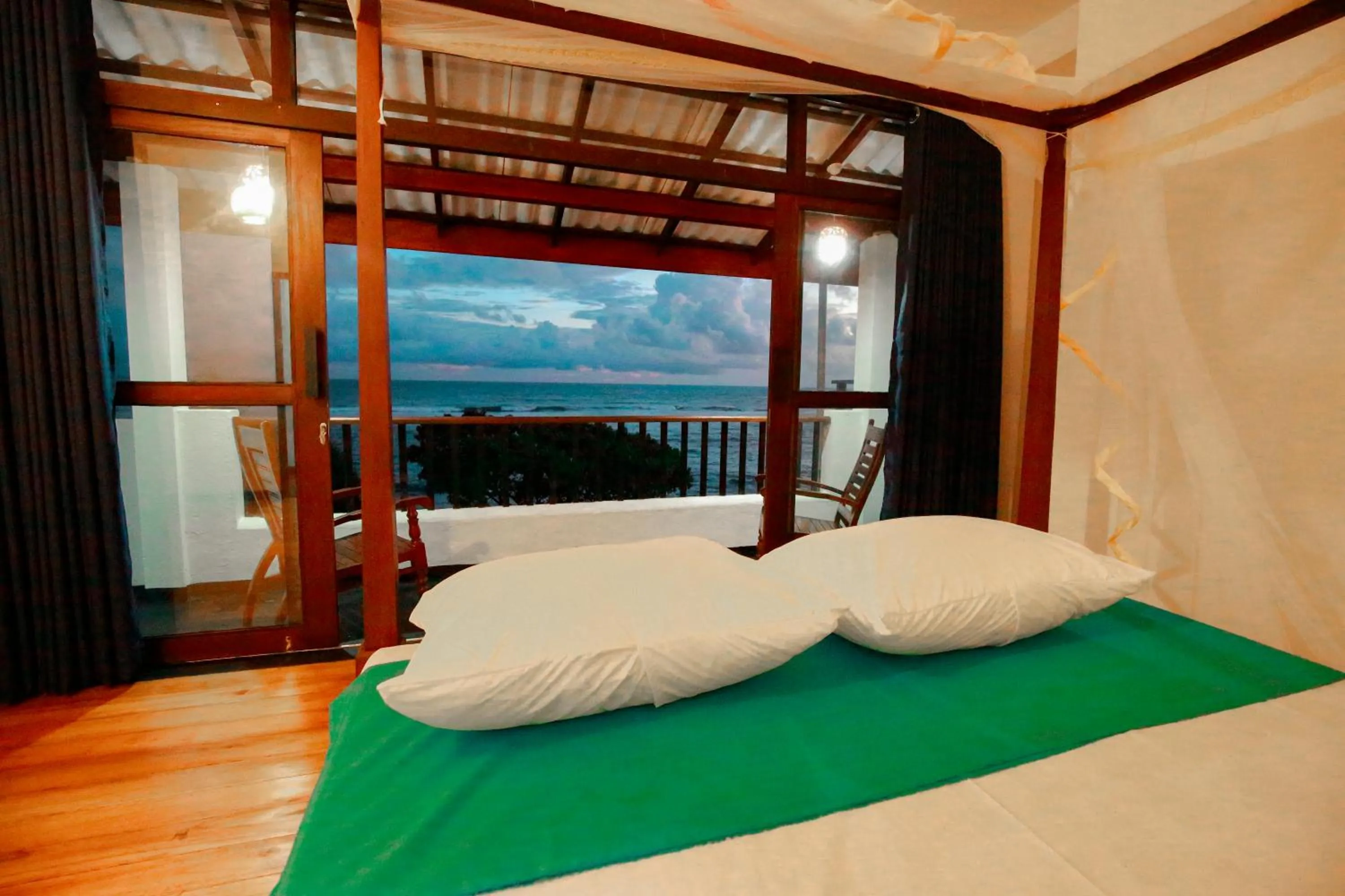 Bed in New Ocean Vibes Ahangama