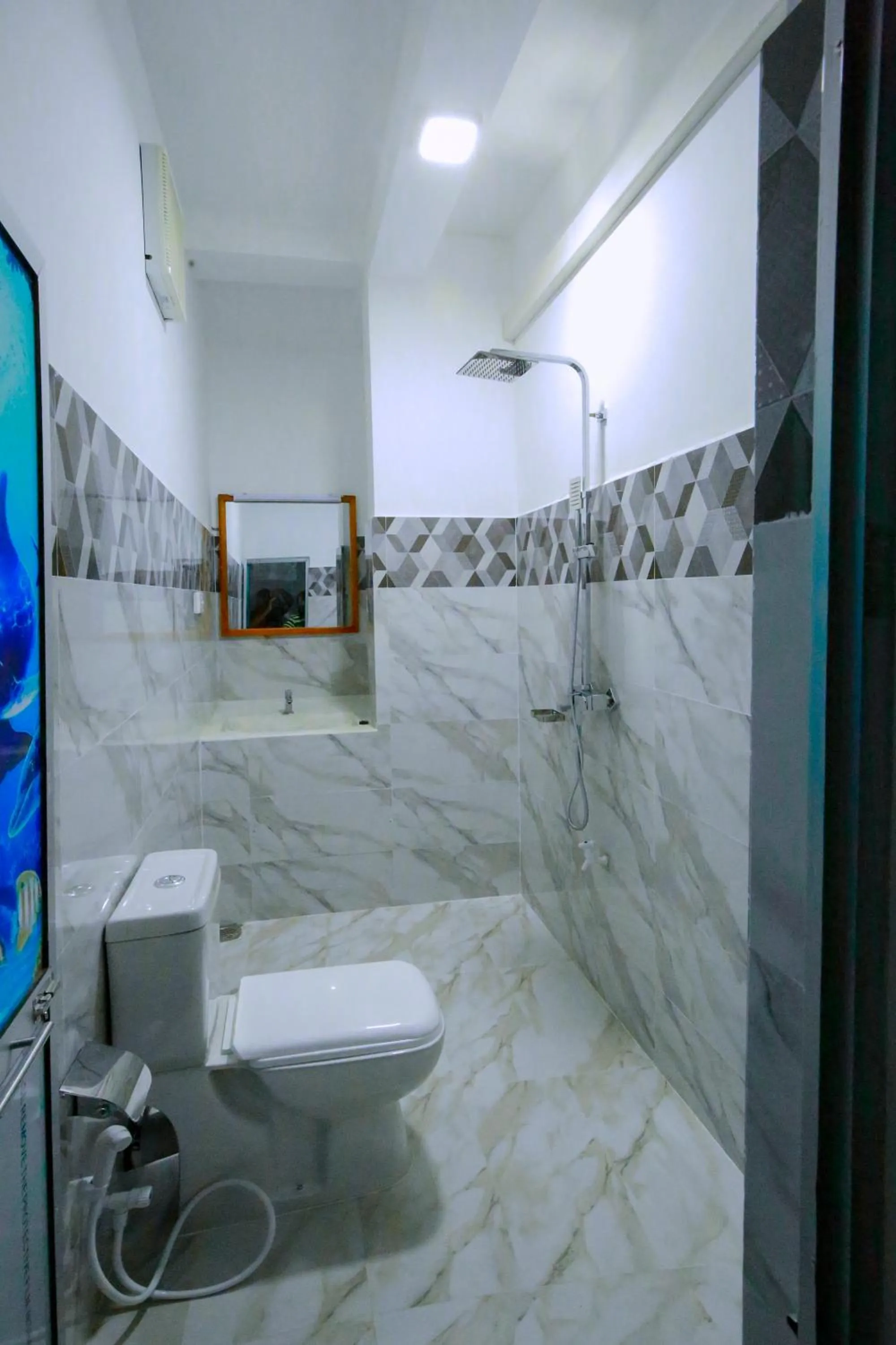 Shower in New Ocean Vibes Ahangama