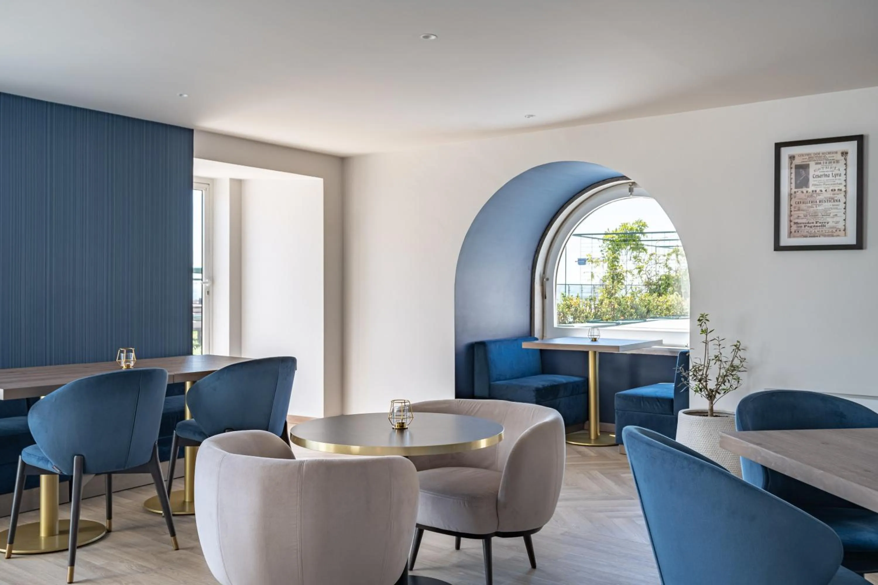 Restaurant/places to eat in Hotel do Chiado