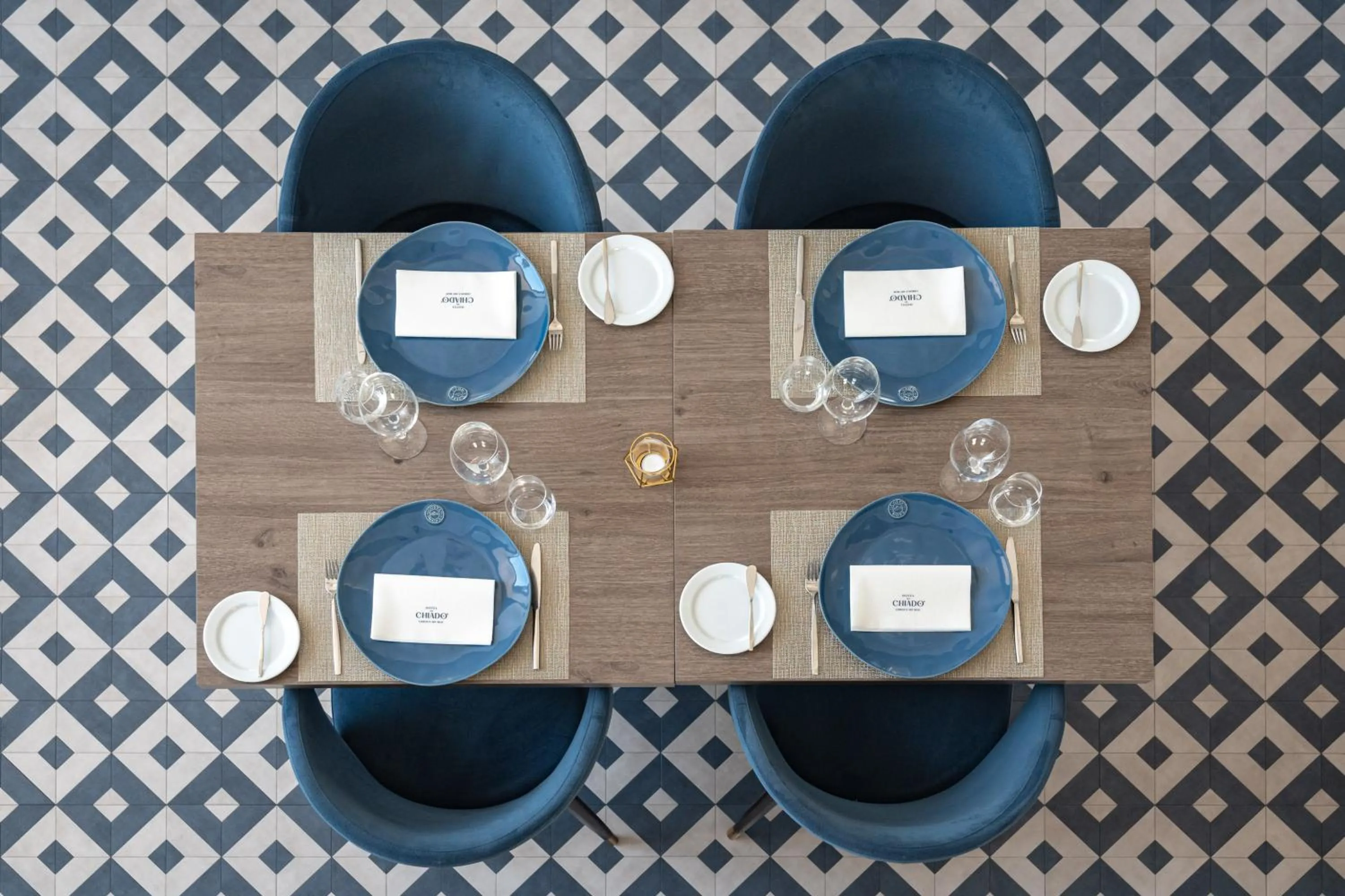 Restaurant/places to eat in Hotel do Chiado