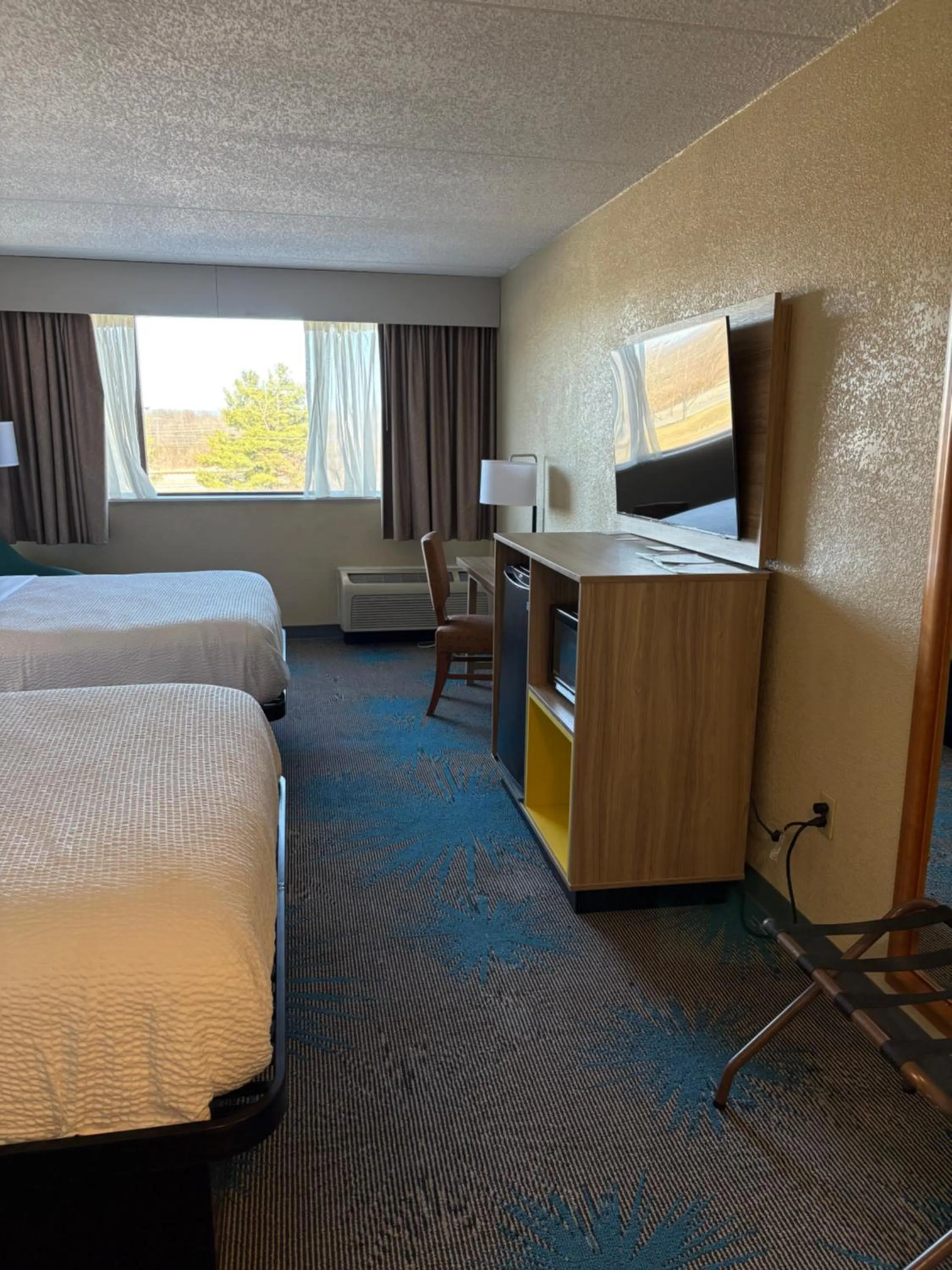 TV and multimedia, Bed in Days Inn by Wyndham Gettysburg