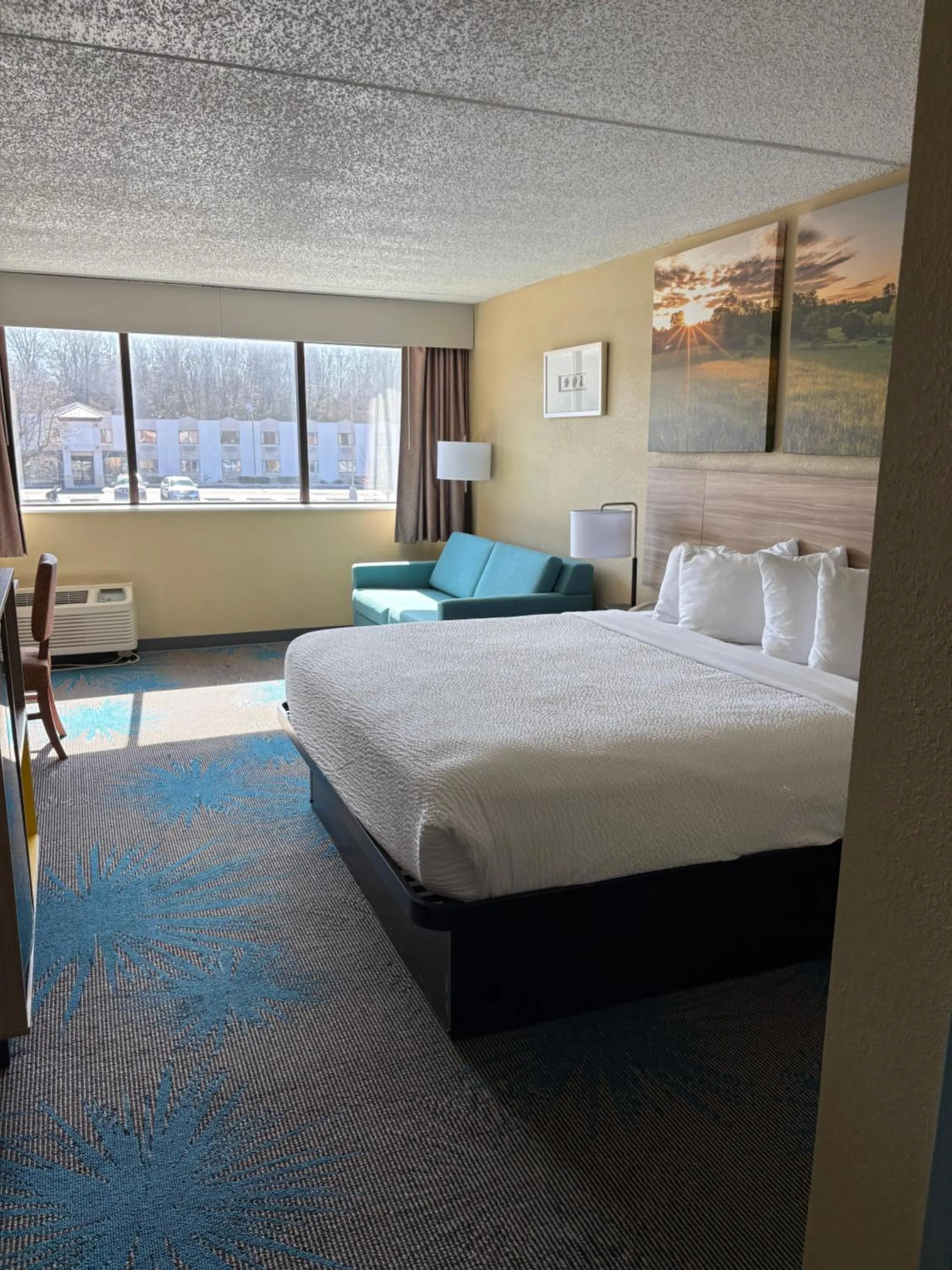 Bed in Days Inn by Wyndham Gettysburg