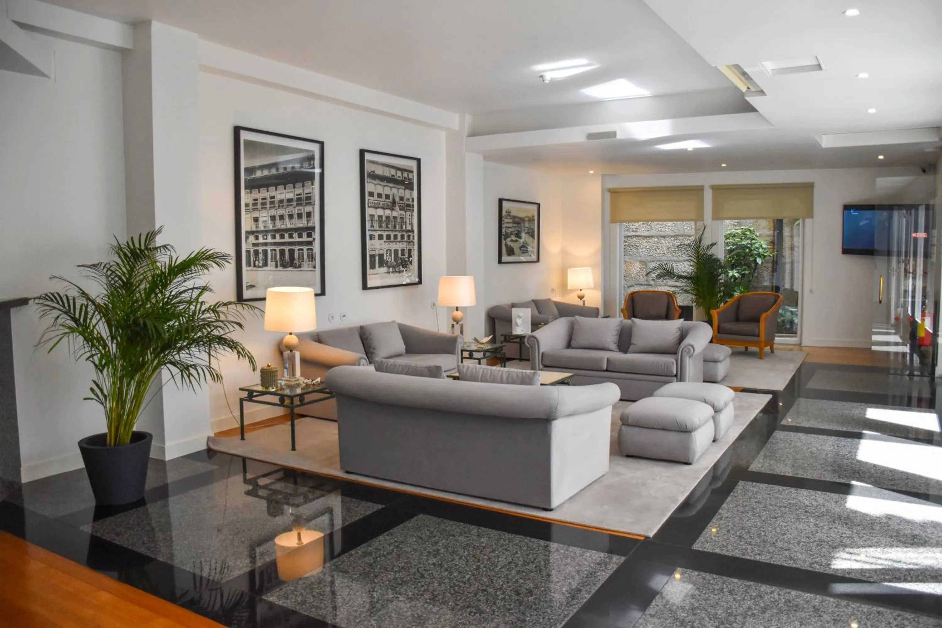 Communal lounge/ TV room in Hotel Toural