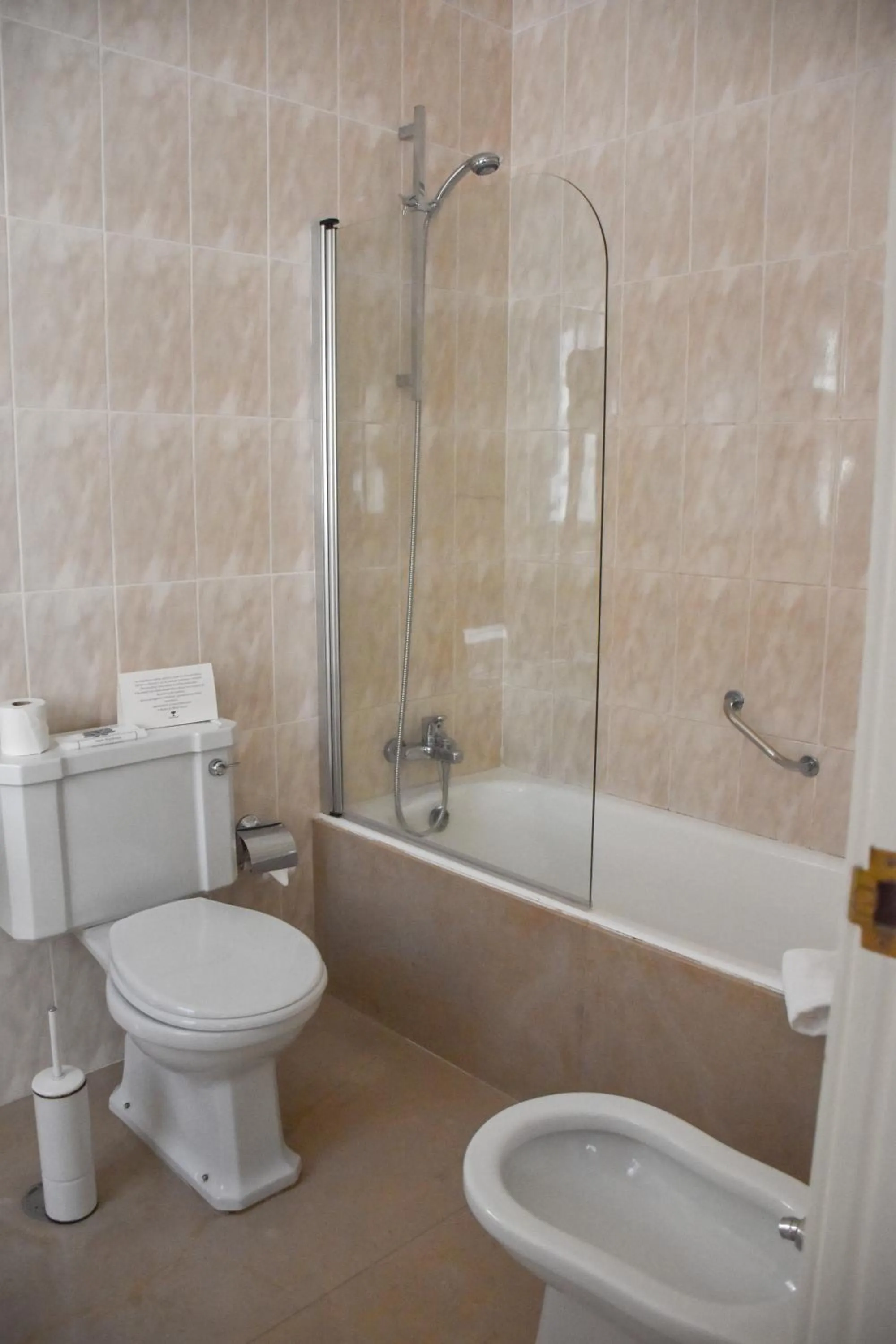 Shower in Hotel Toural