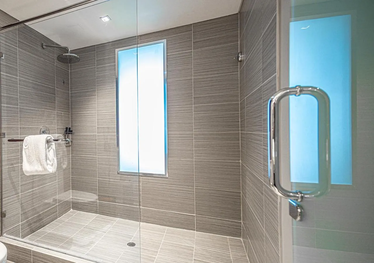 Shower in Megapolis Hotel Panama