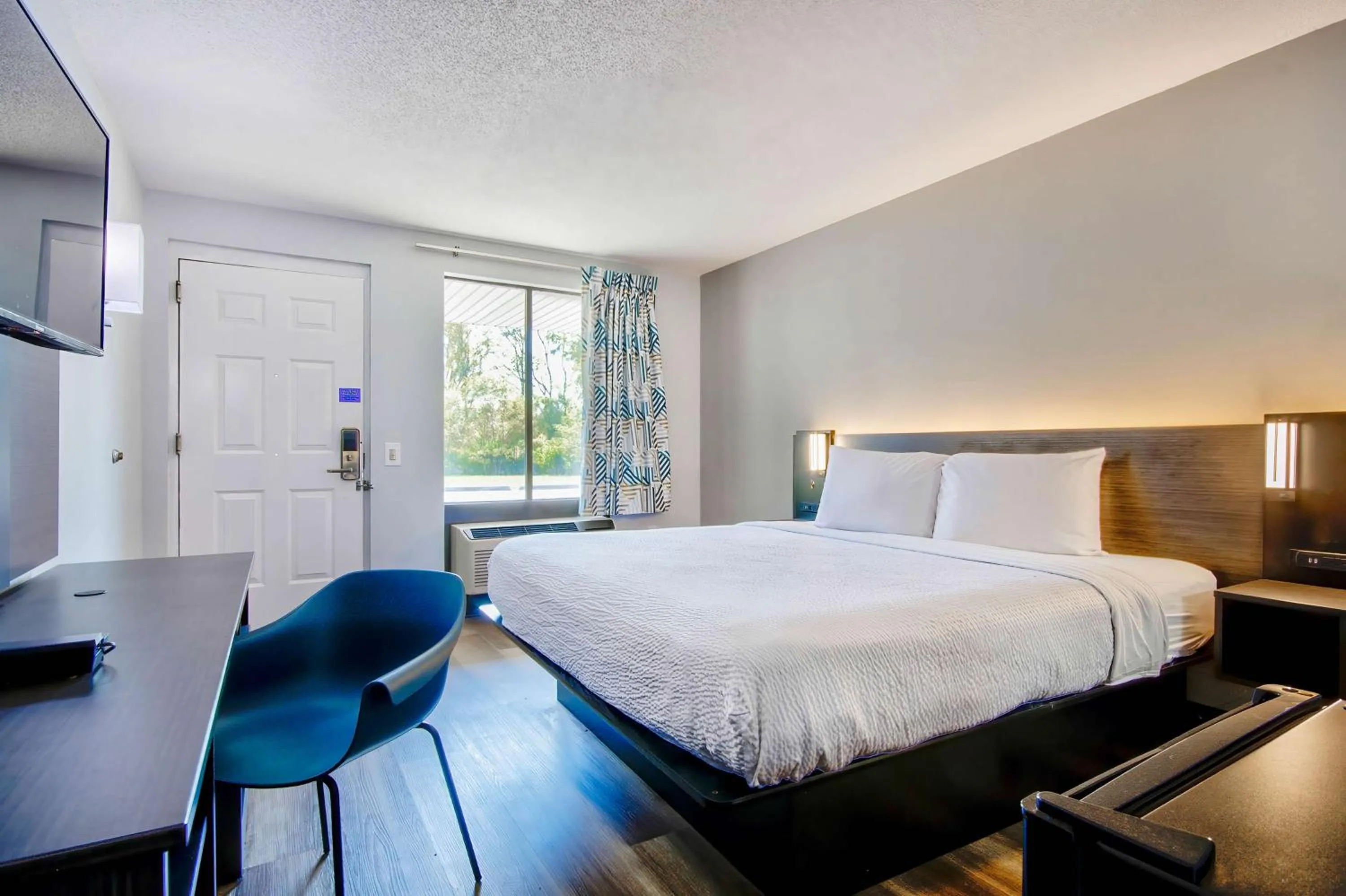 Bedroom, Bed in Motel 6 Jeffersonville, IN