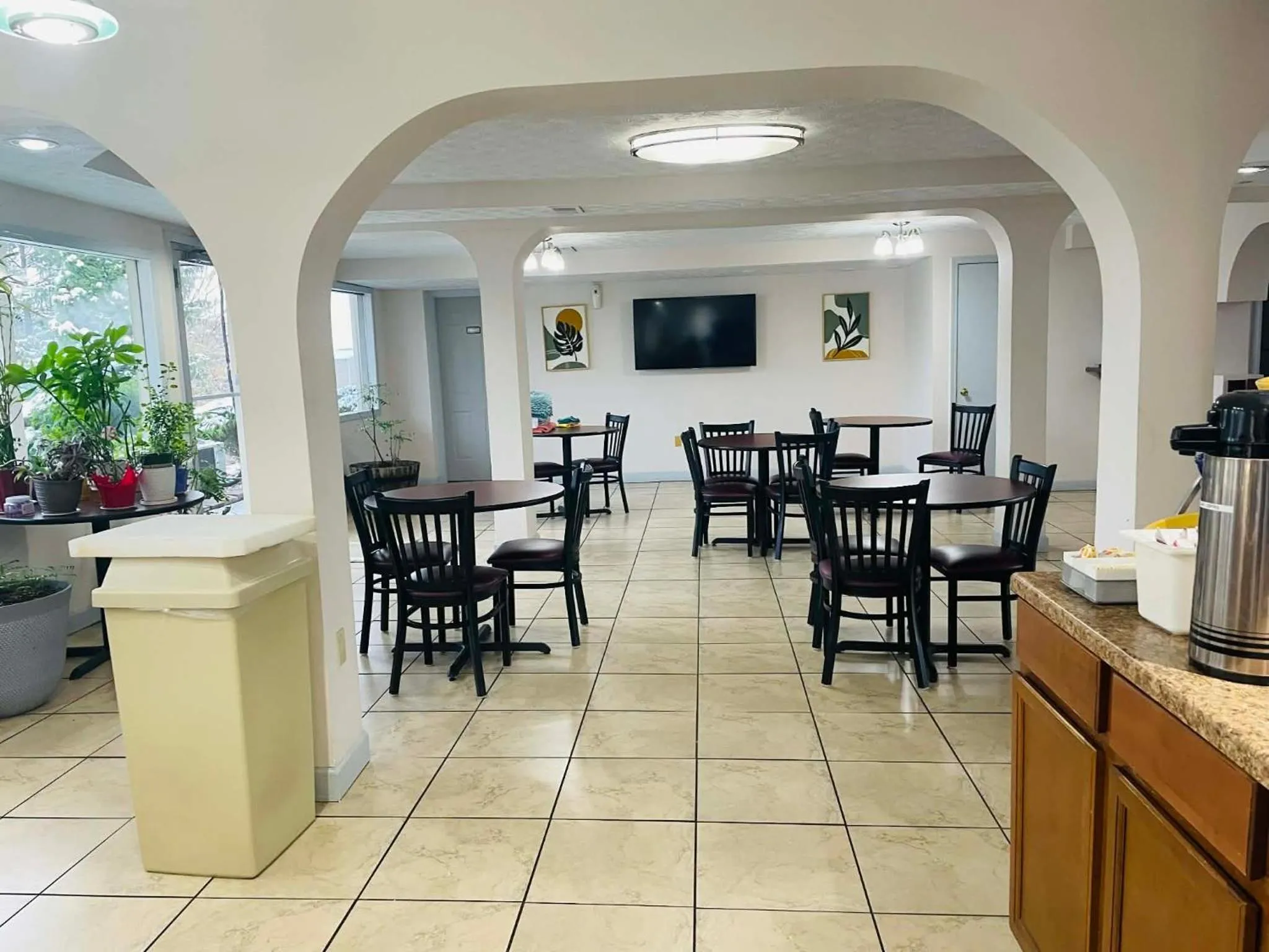 Travelodge by Wyndham Sellersburg