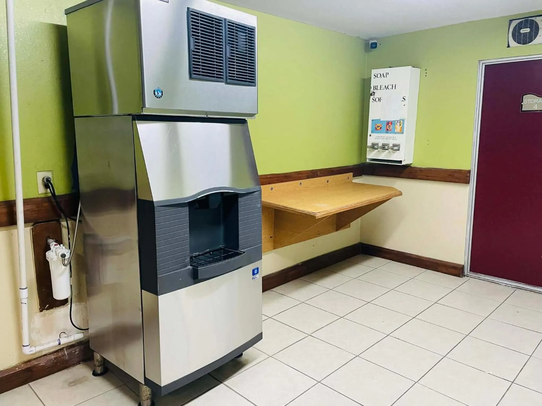 Travelodge by Wyndham Sellersburg